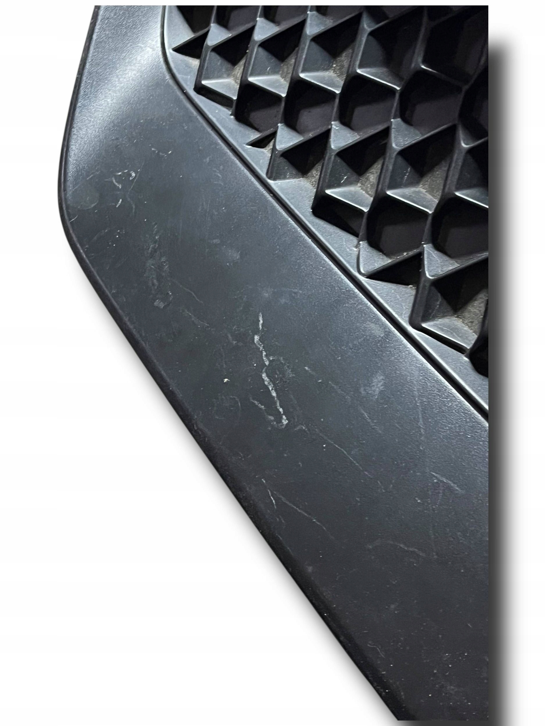 grid of a bumper left S-LINE AUDI A1 II 82A 82A807681D !J