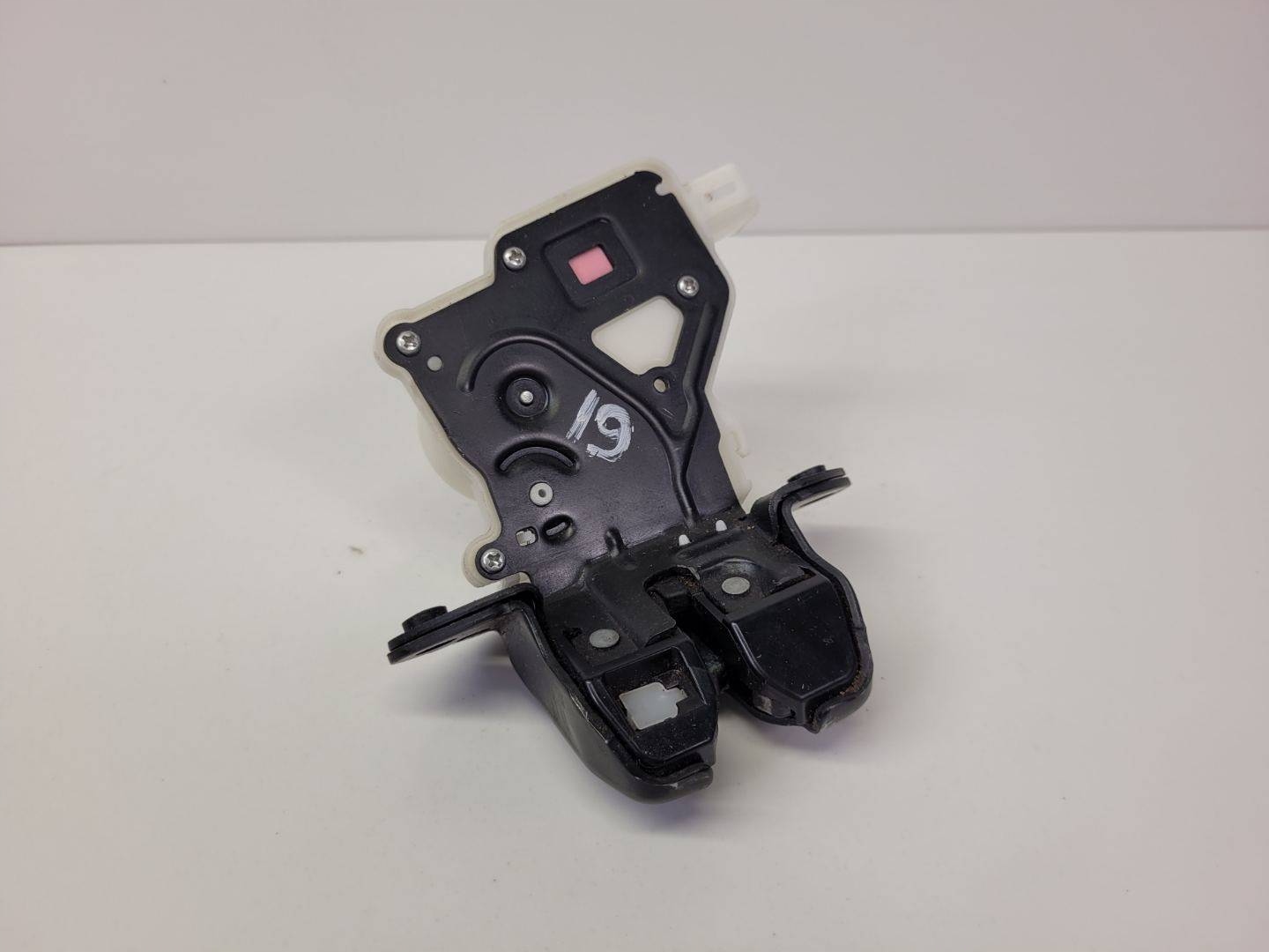 lock bonnet boot Renault Kadjar 2018