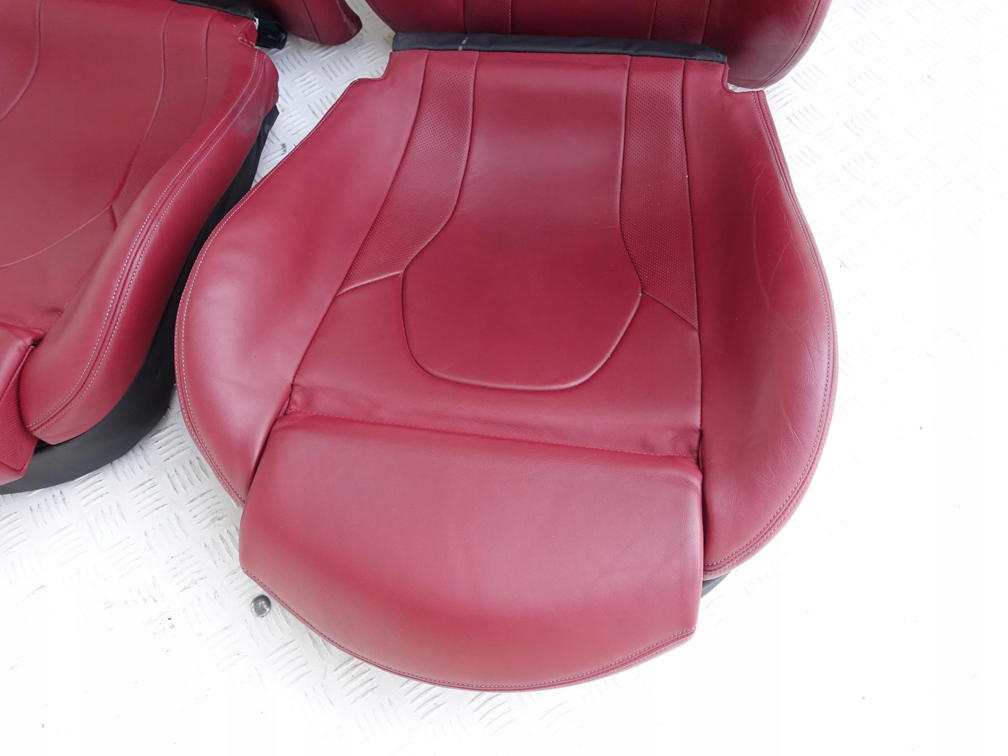 FERRARI PORTOFINO SITZ VERKLEIDUNG LEDER ROTE