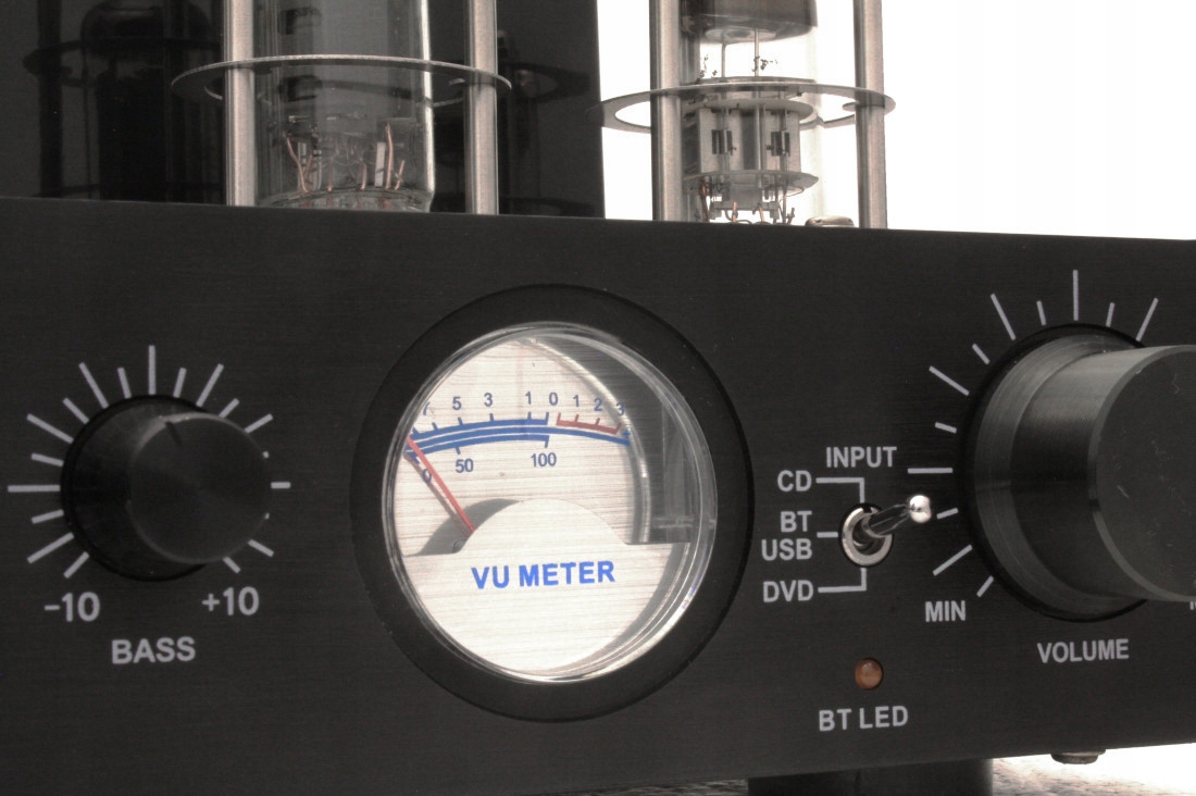 Hybrydowy wzmacniacz lampowy Voice Kraft 62TA-VK czarny Marka Voice Kraft