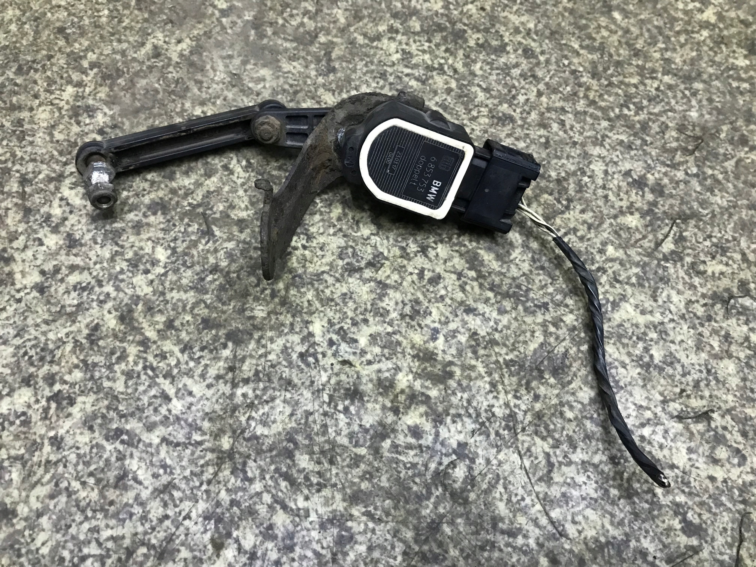 6853753 - BMW E70 X5 датчик выравнивания фар Xenon ORG