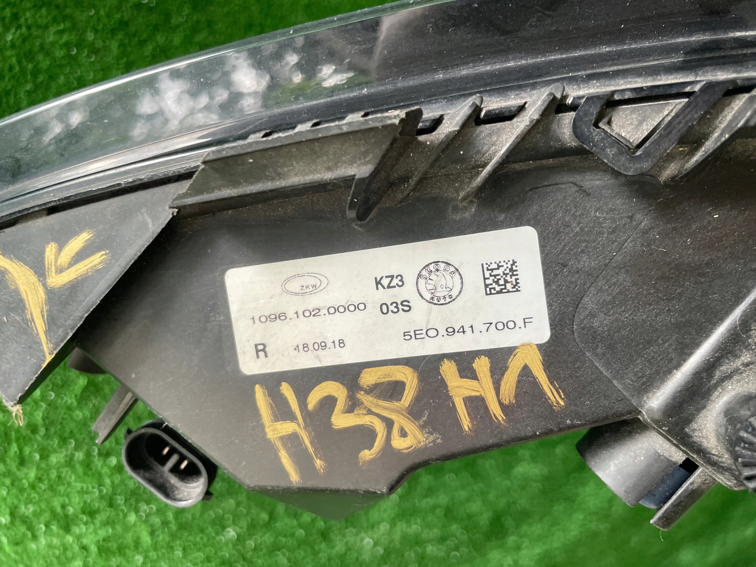 SKODA OCTAVIA III LIFT NEBELSCHEINWERFER RECHTS 2017- 5E0941700F