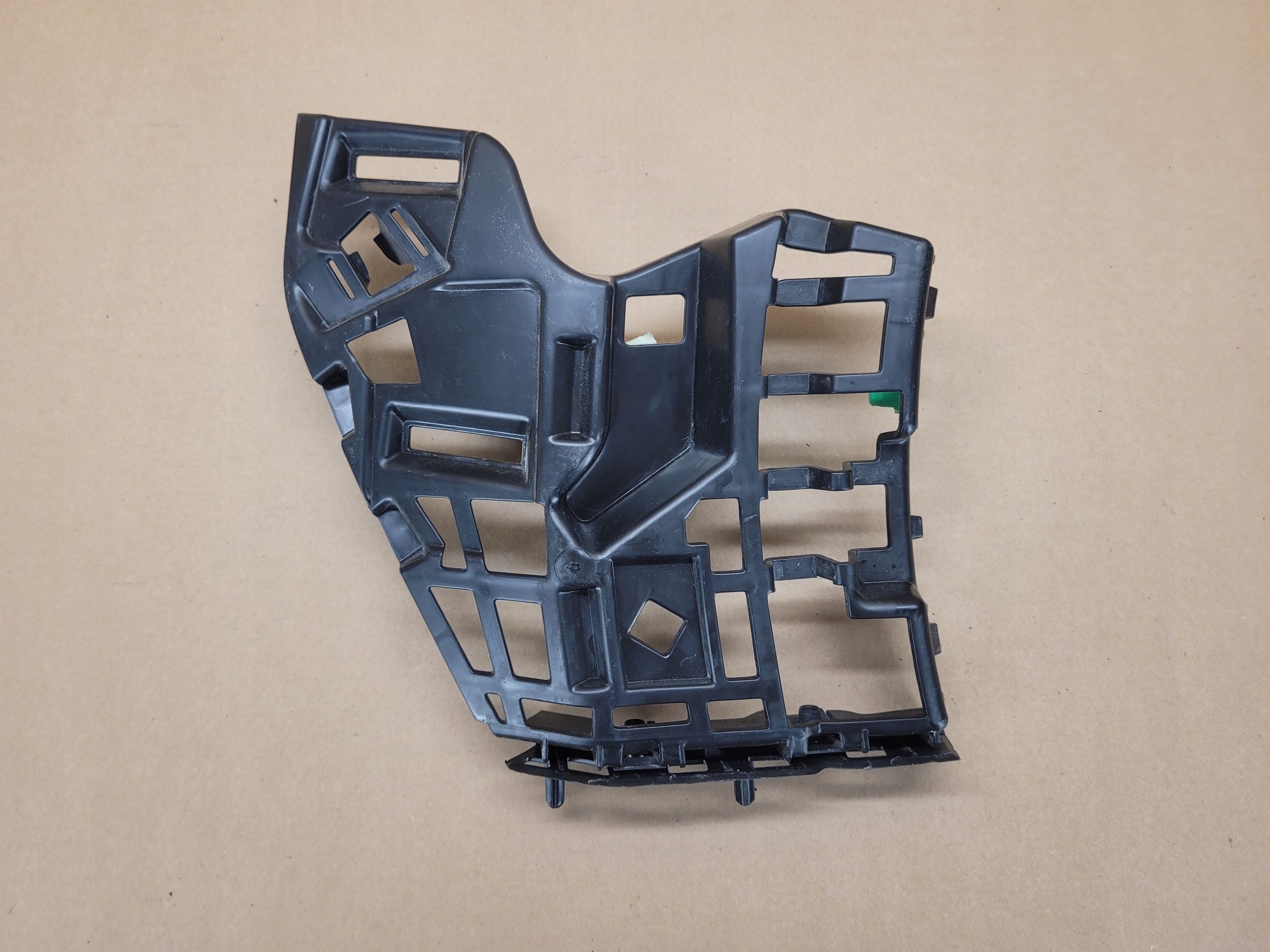 30236 31353406 - ПРАВОЕ КРЕПЛЕНИЕ БАМПЕРА ДЛЯ VOLVO XC90 II