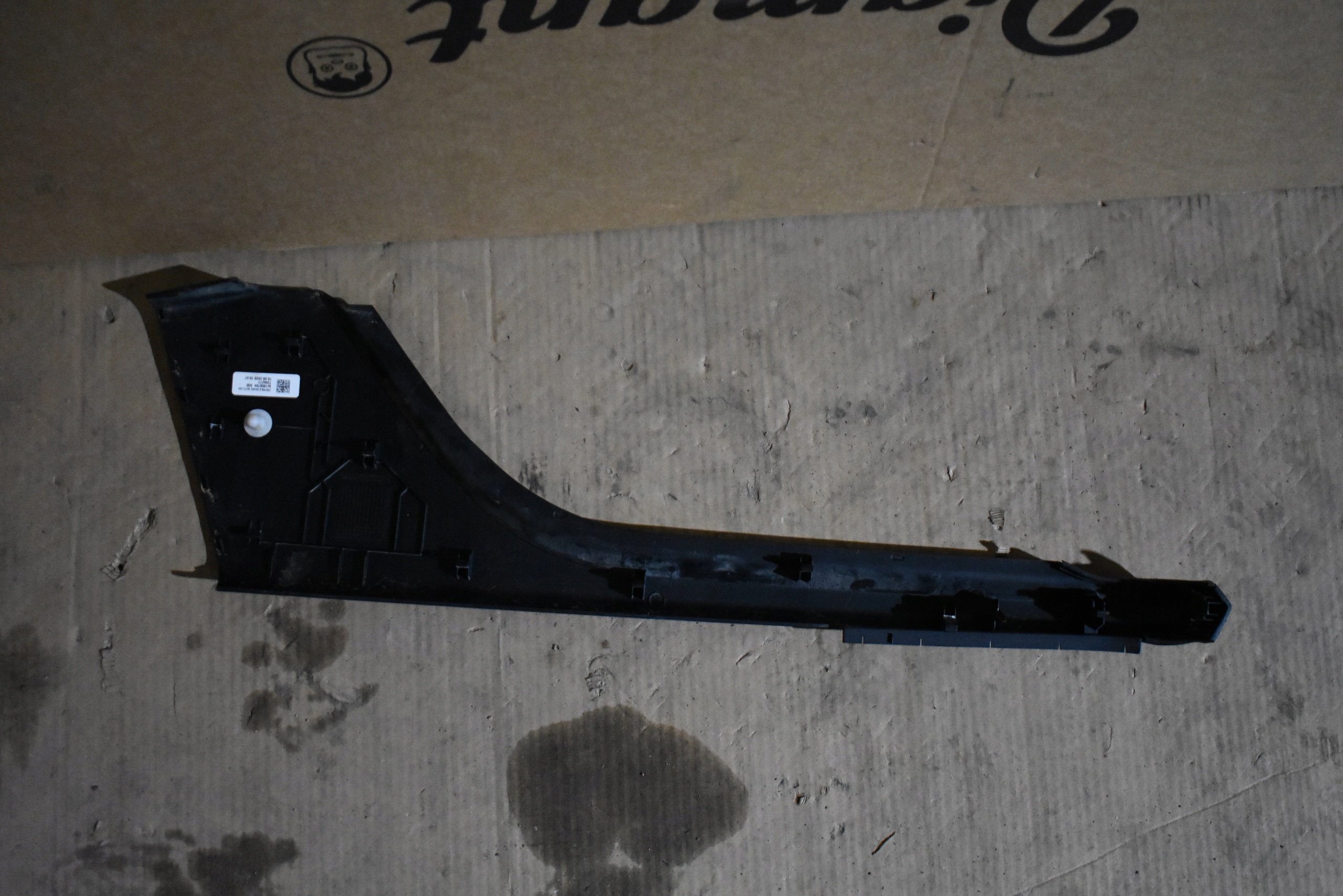 cover side PODLOKIETNIKA right PORSCHE TAYCAN 1