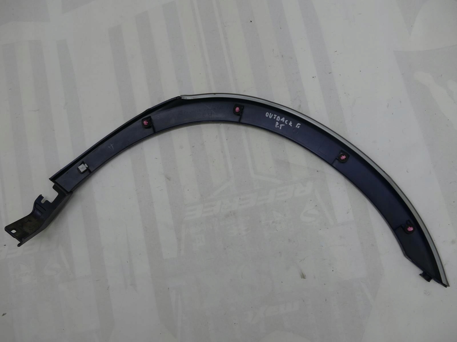 SUBARU OUTBACK e modanatura parafango Destra posteriore 98r