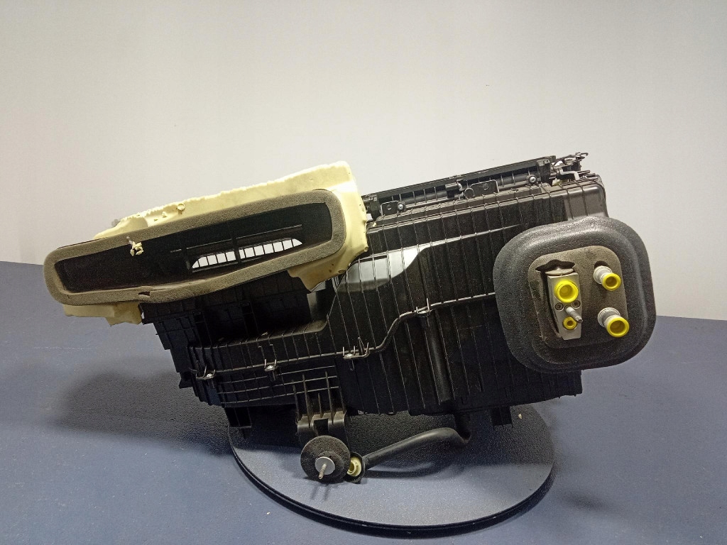 opel INSIGNIA B радиатор отопителя отопитель салона европа 39159724