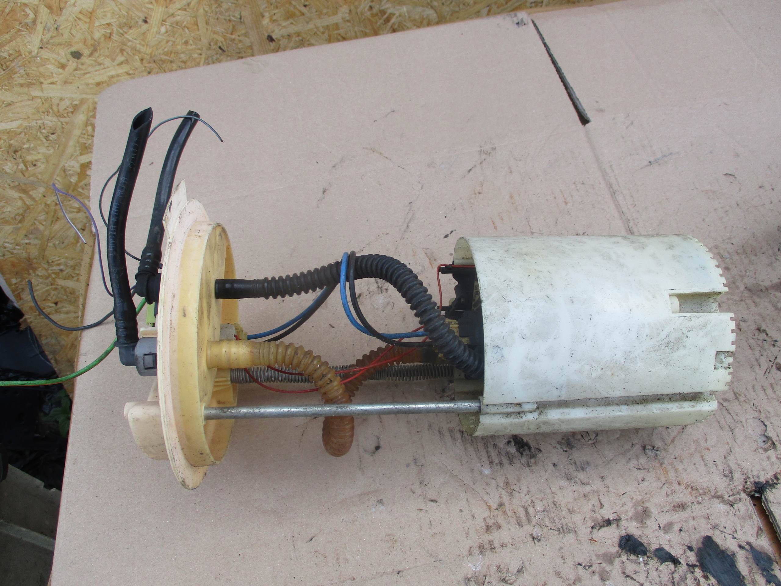 feed pump Alfa Romeo Giulietta JTD 51807842