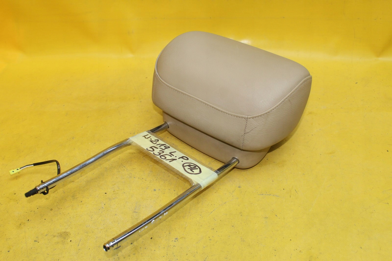 ZAGLOWEK FOTELA LEWY PRZOD CLS W219