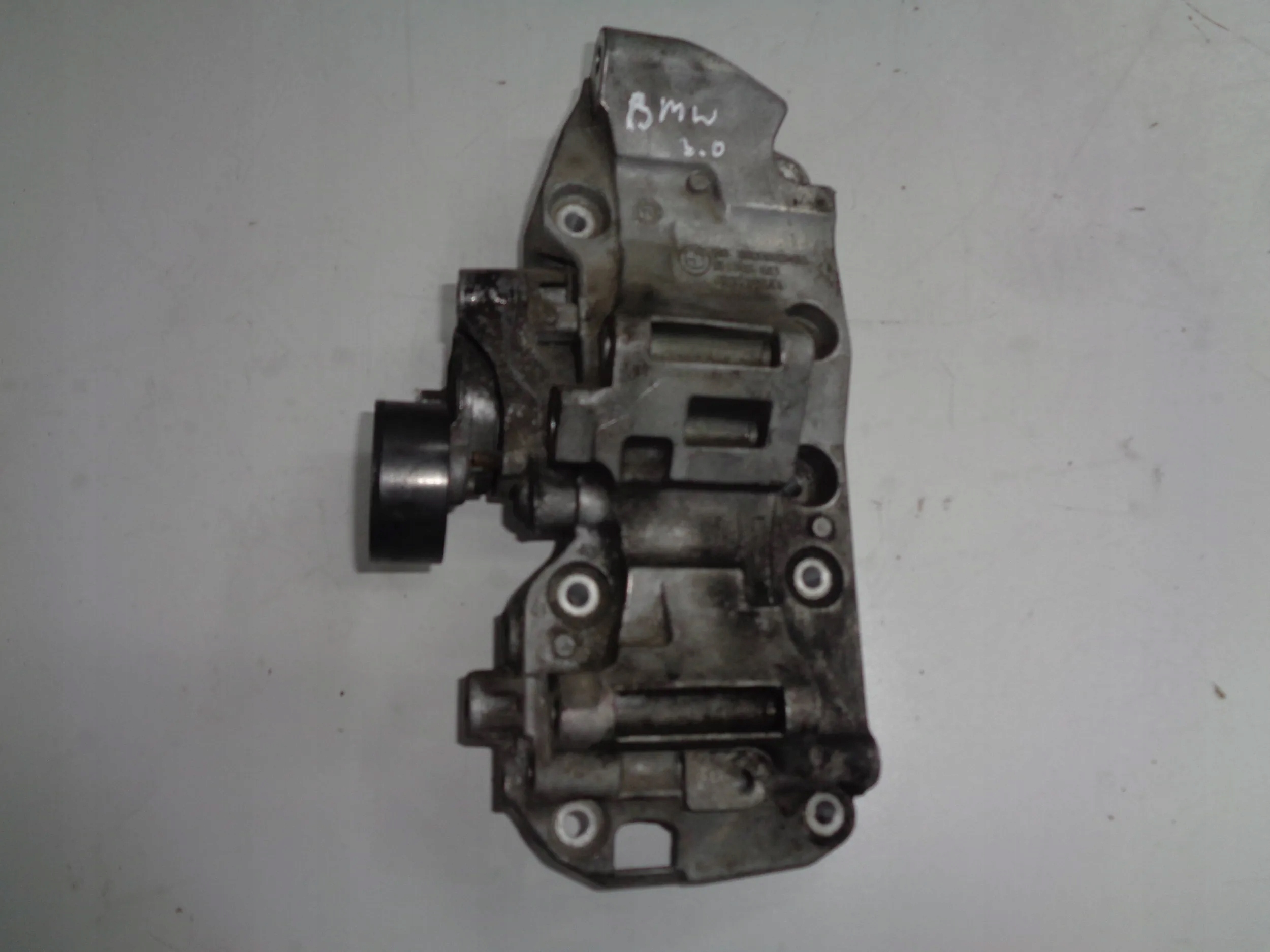 BMW X3 X1 E90 holder holder MOCOWNIE alternator