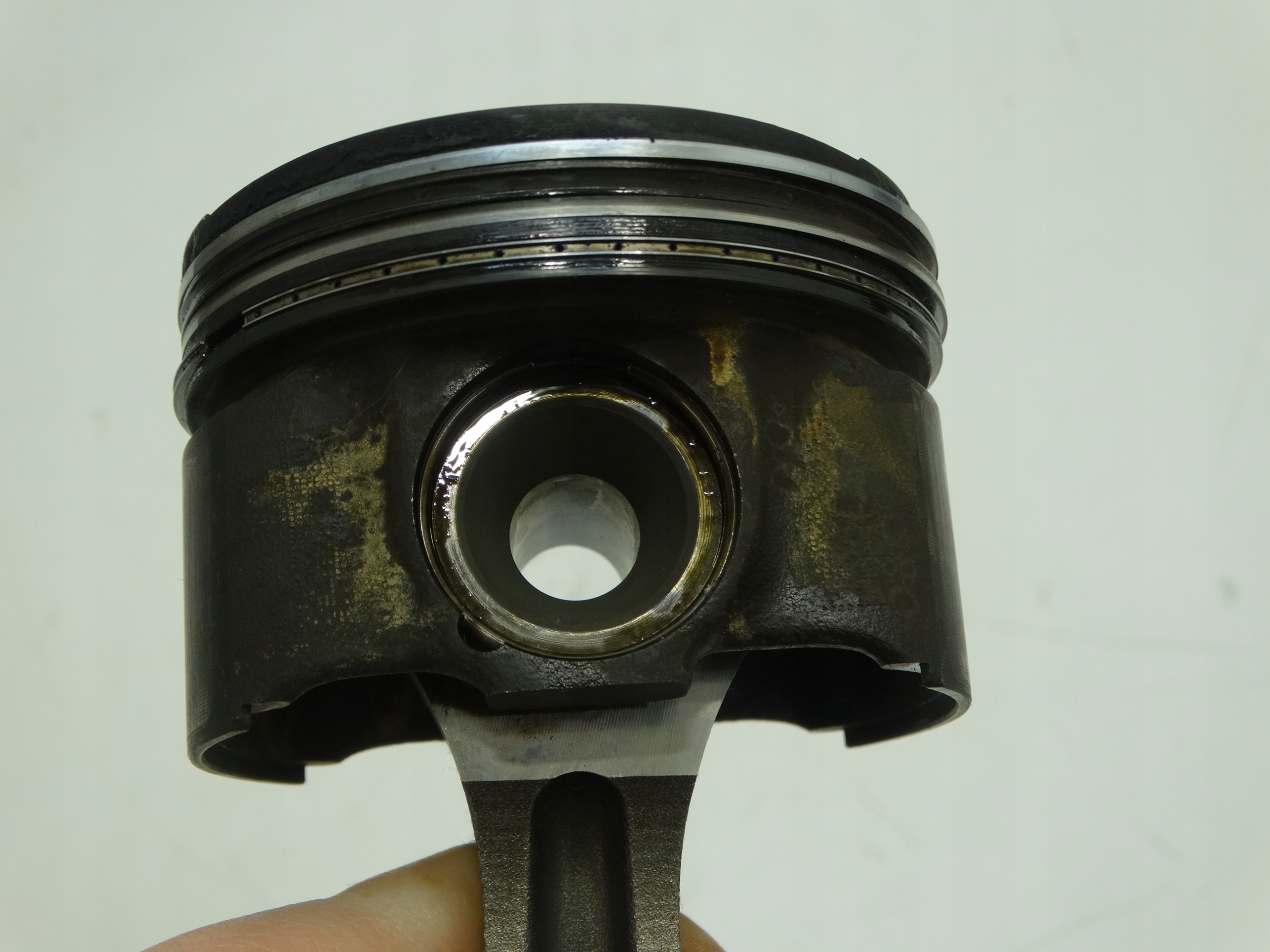 piston connecting rod FORD TRANSIT CUSTOM 2.0 TDCI ECOBLUE 96KW 2412C2325U 19R.