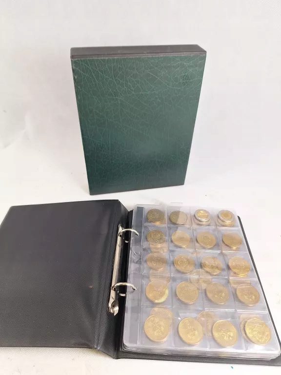 KLASER Z POLSKIMI MONETAMI 2 ZŁ 136 SZT