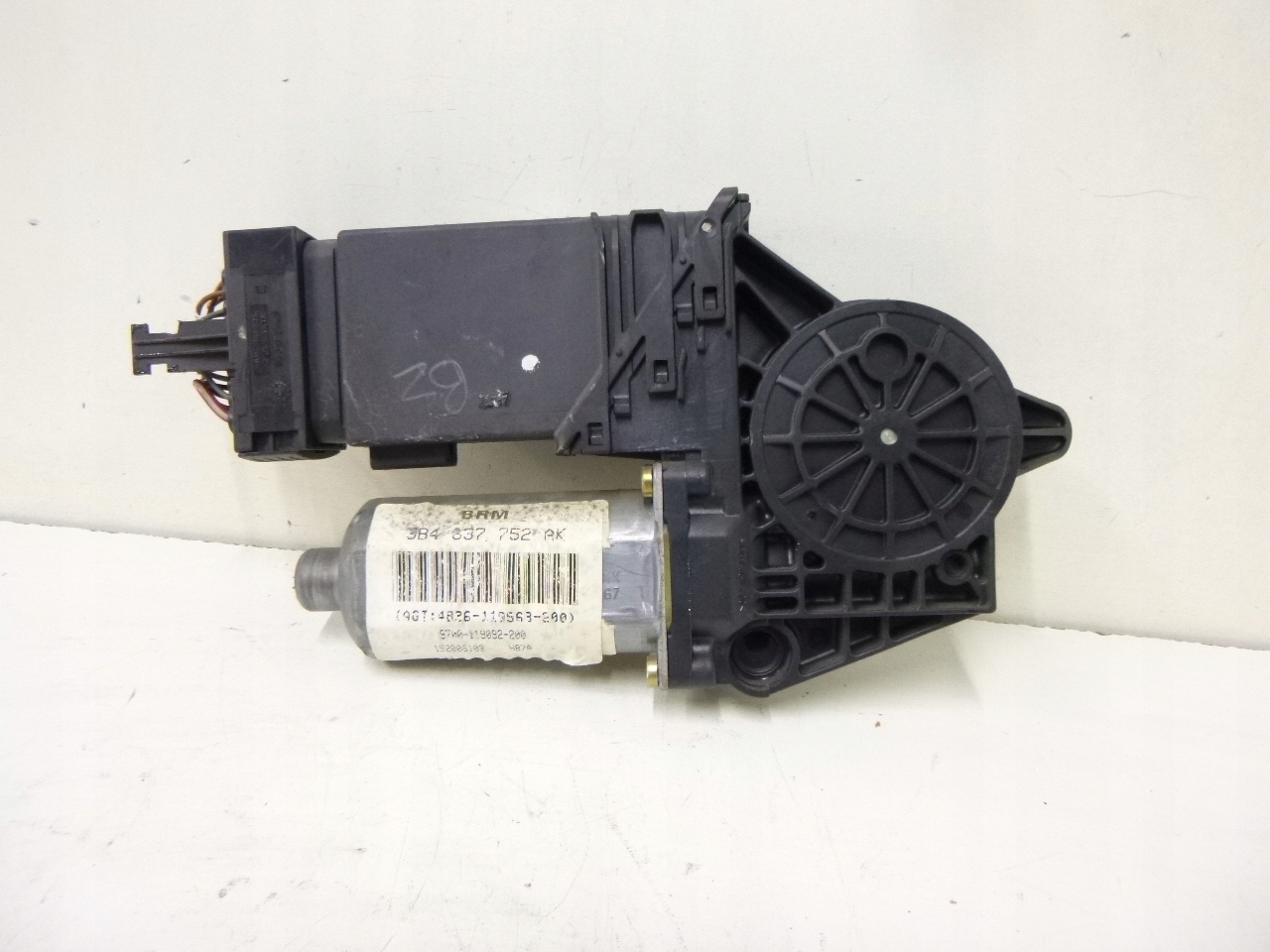 mini motor mechanizmu front VW Passat B5 1998 r.