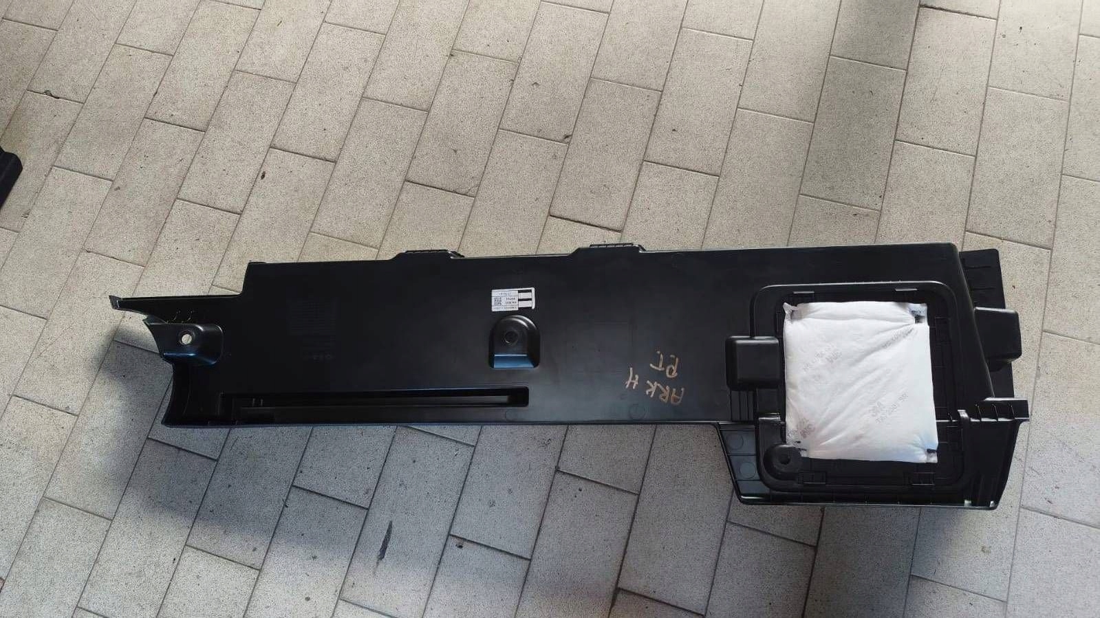 boot upholstery rear part side right Renault Arkana HYBRYDA D27602JL010
