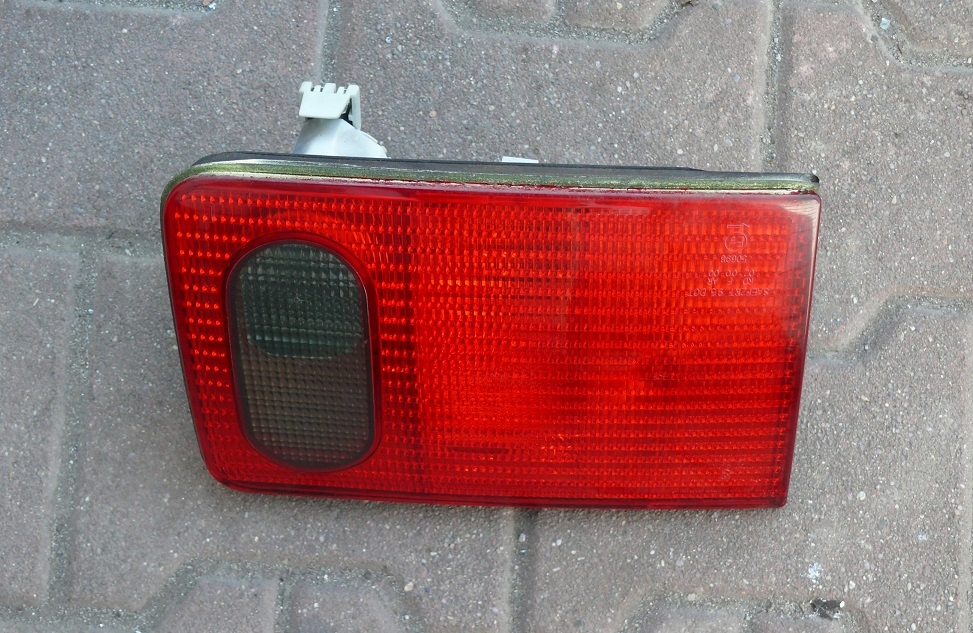 Licht links links heck für die Heckklappe AUDI A8 D2 94-98 4D0945093