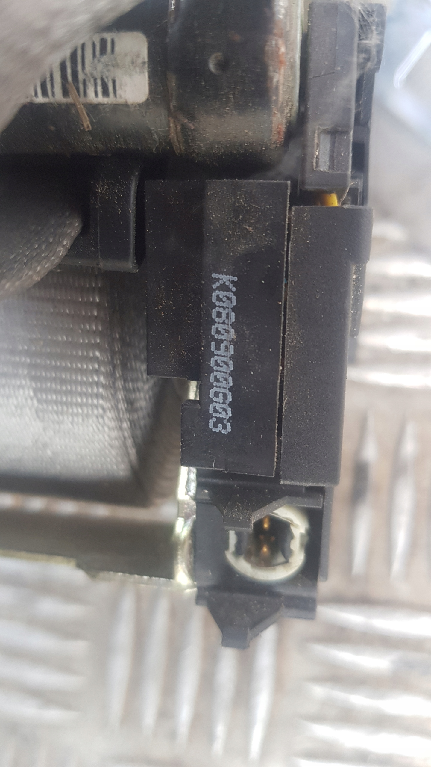AUDI A8 D2 Gurten Sicherheits links heck