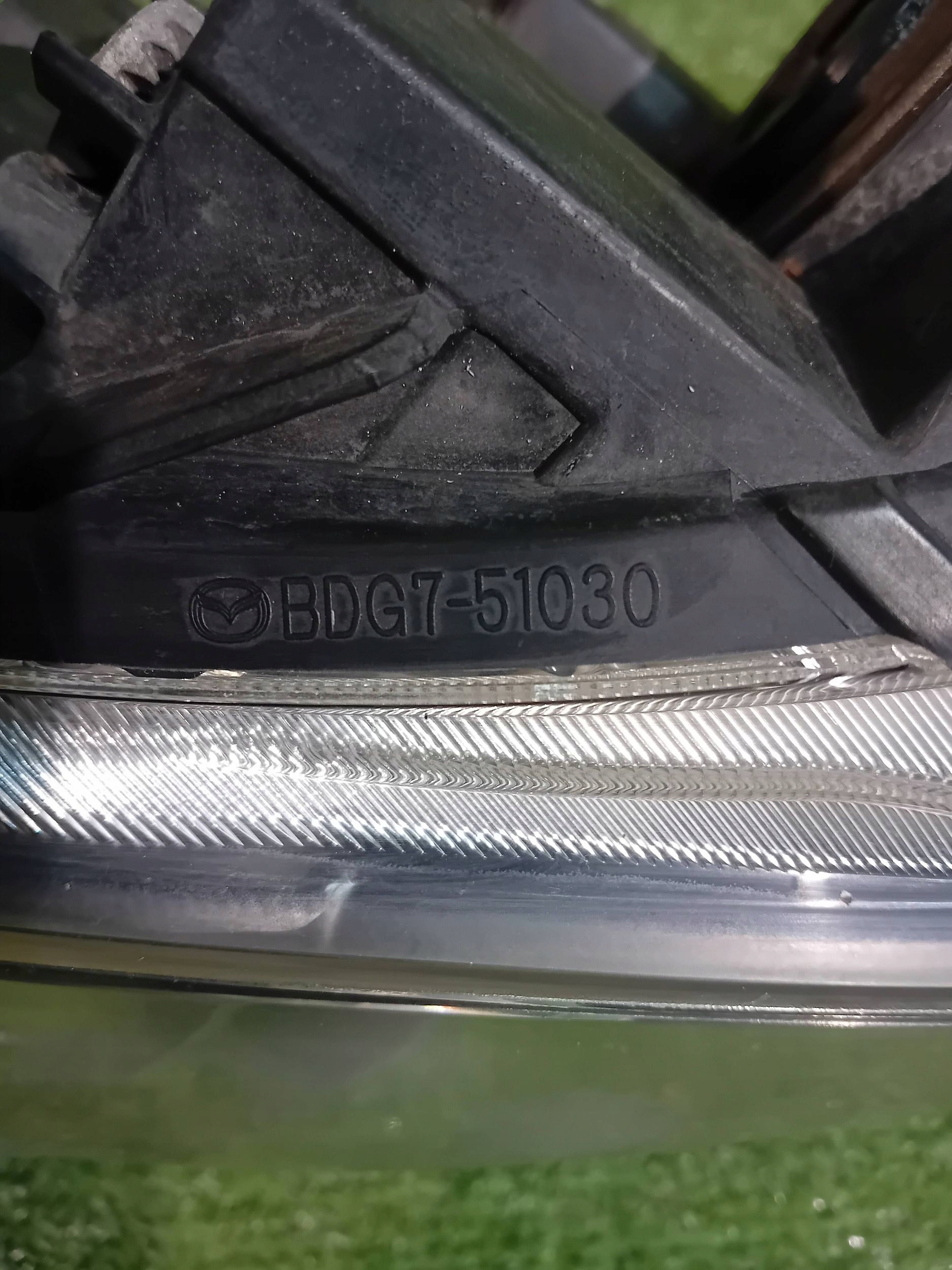 REFLEKTOR right front MAZDA 3 III BL 08- lens NR.883