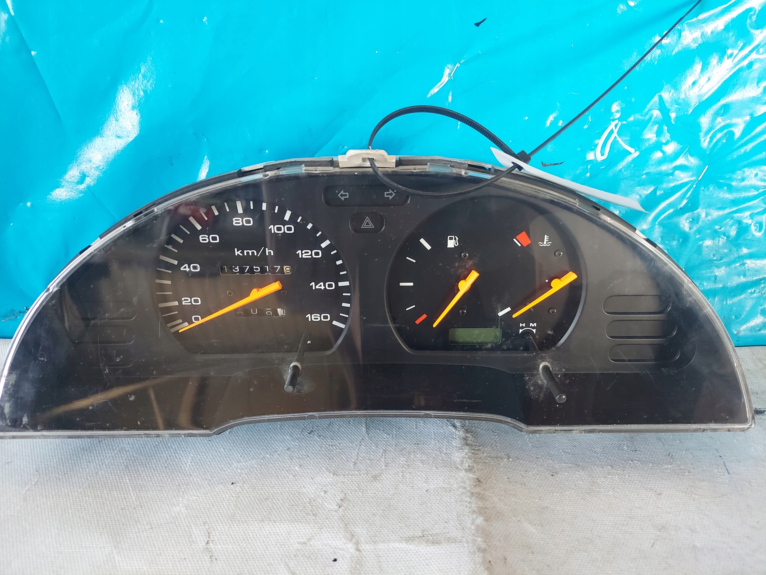 dials clock NISSAN VANETTE 2.3 D 19665501