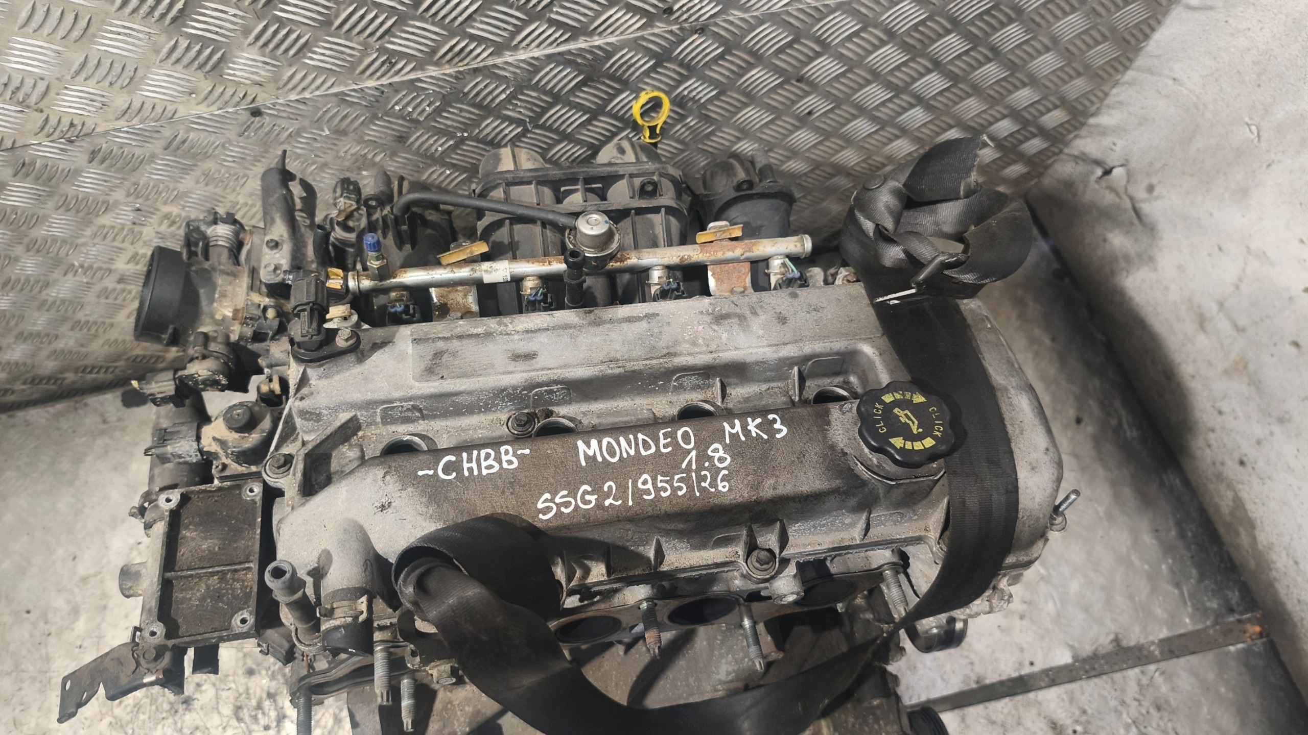 moteur nu cache- FORD MONDEO MK3 1.8B CHBB