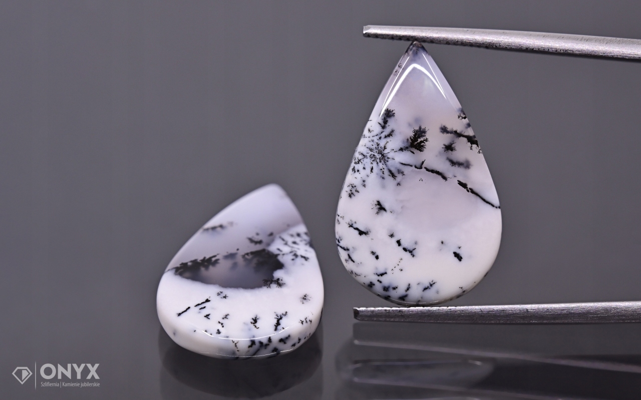 Dendritový achát z Turecka konvexní mělký Pár slza