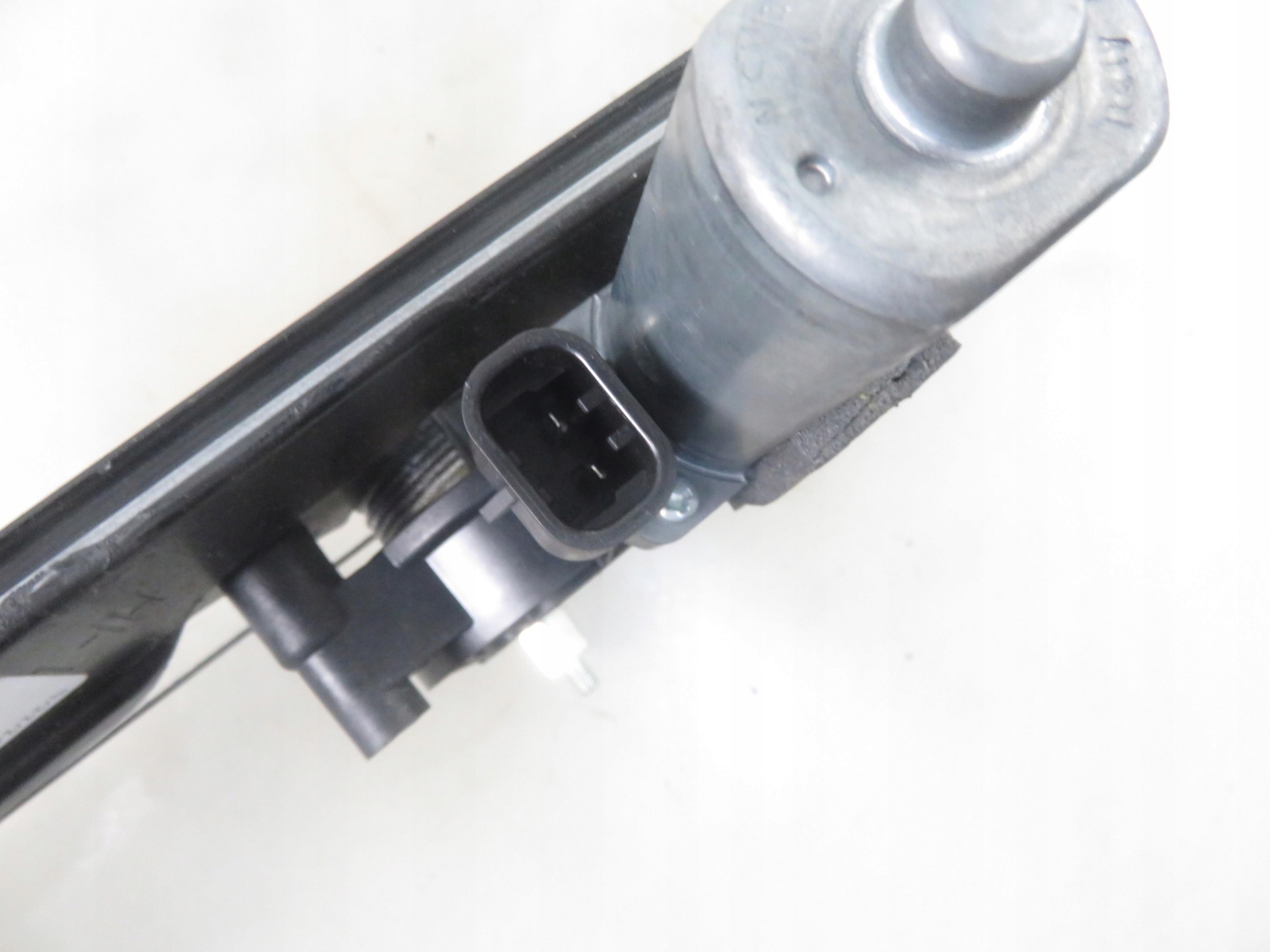 PODNOŚNIK SZYBY LEWY PRZEDNI IVECO DAILY VI Furgon 5802578842 Typ samochodu Samochody dostawcze Samochody osobowe