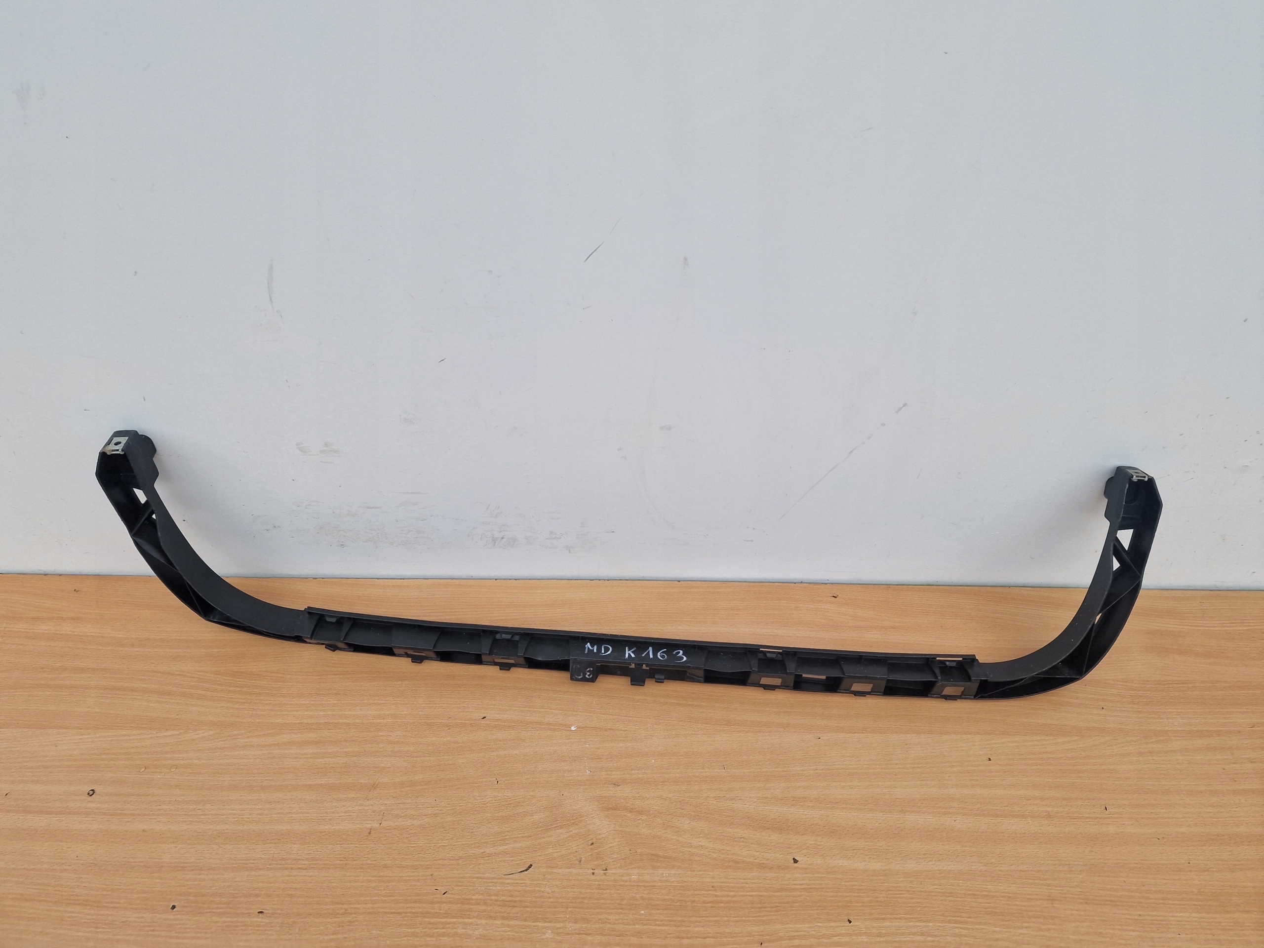 VW PASSAT B6 KOMBI STOSSSTANGENFÜHRUNG HECK HALTER OE