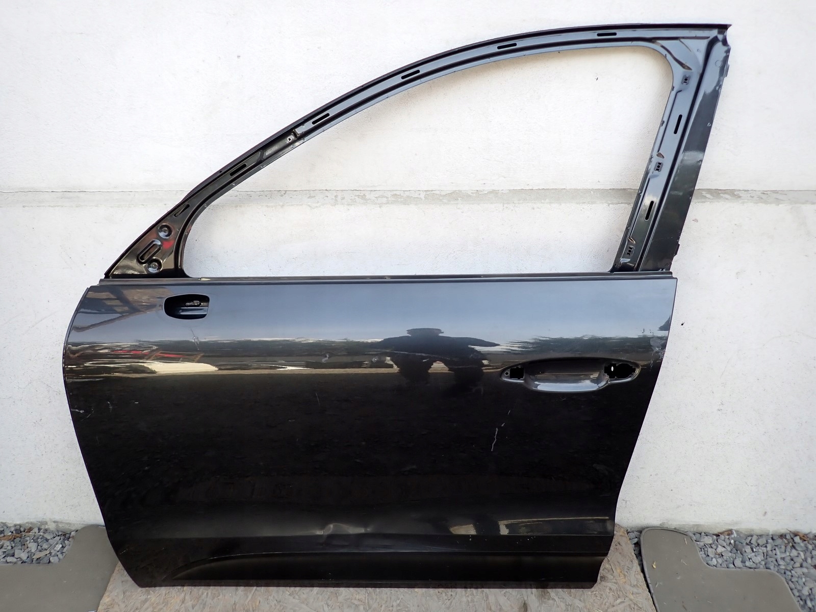 door left front left front PORSCHE MACAN 95B 2015-2024R 95B831021B