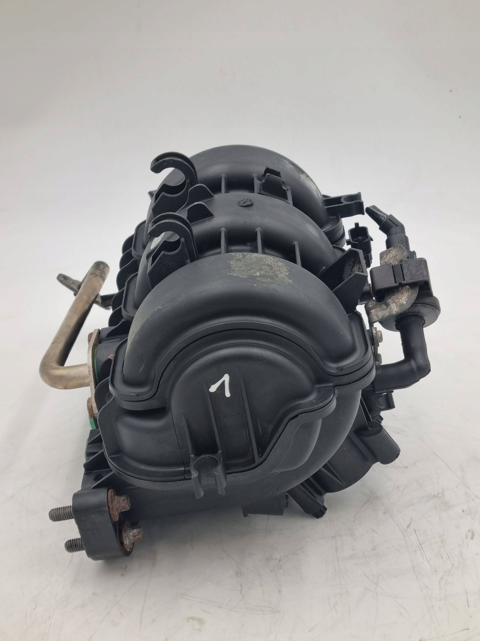 intake manifold Opel 1.0 12V A10XEP 55563676
