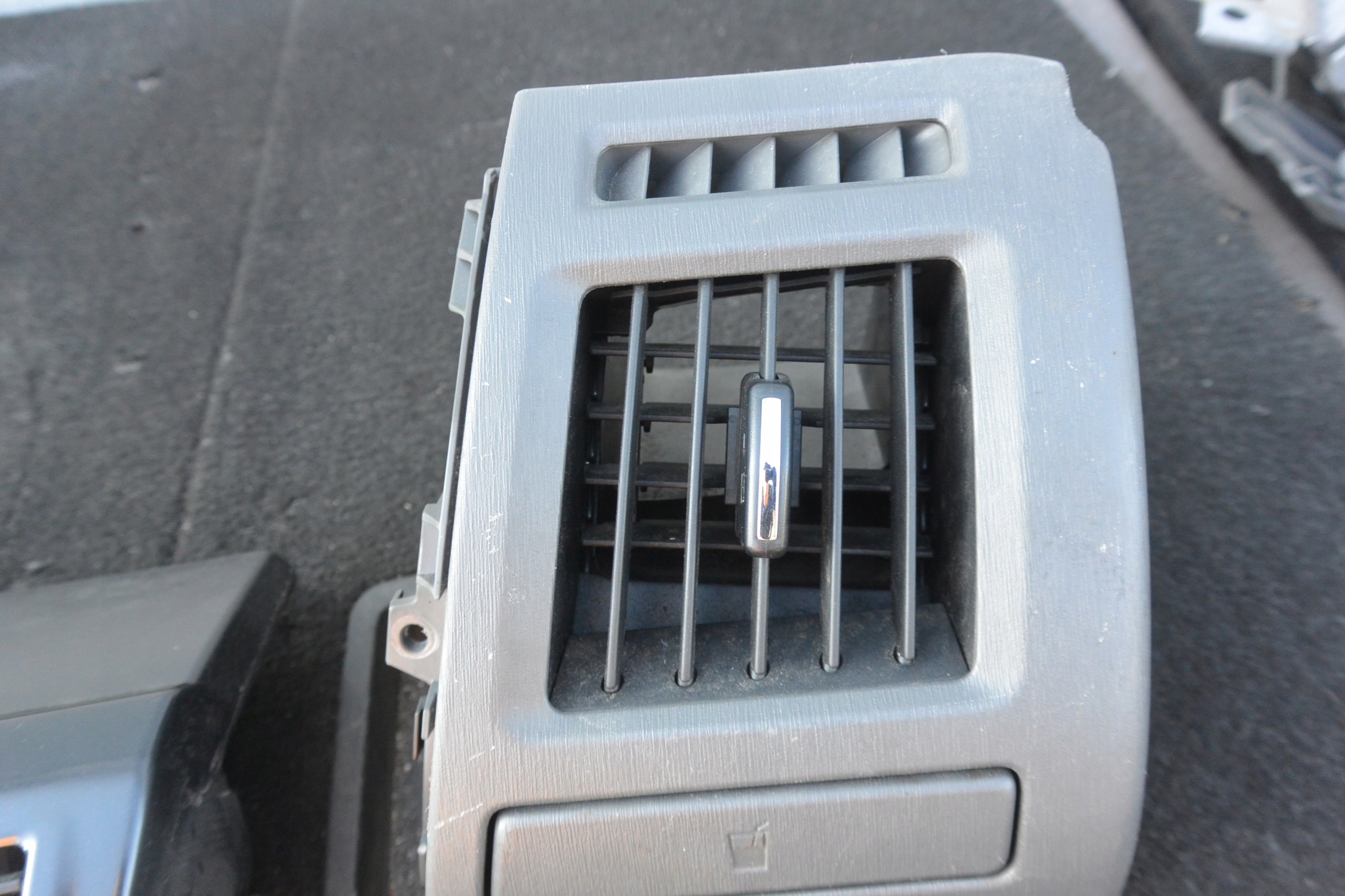 grid air conditioning devices TOYOTA PRIUS plus + KOMPLET