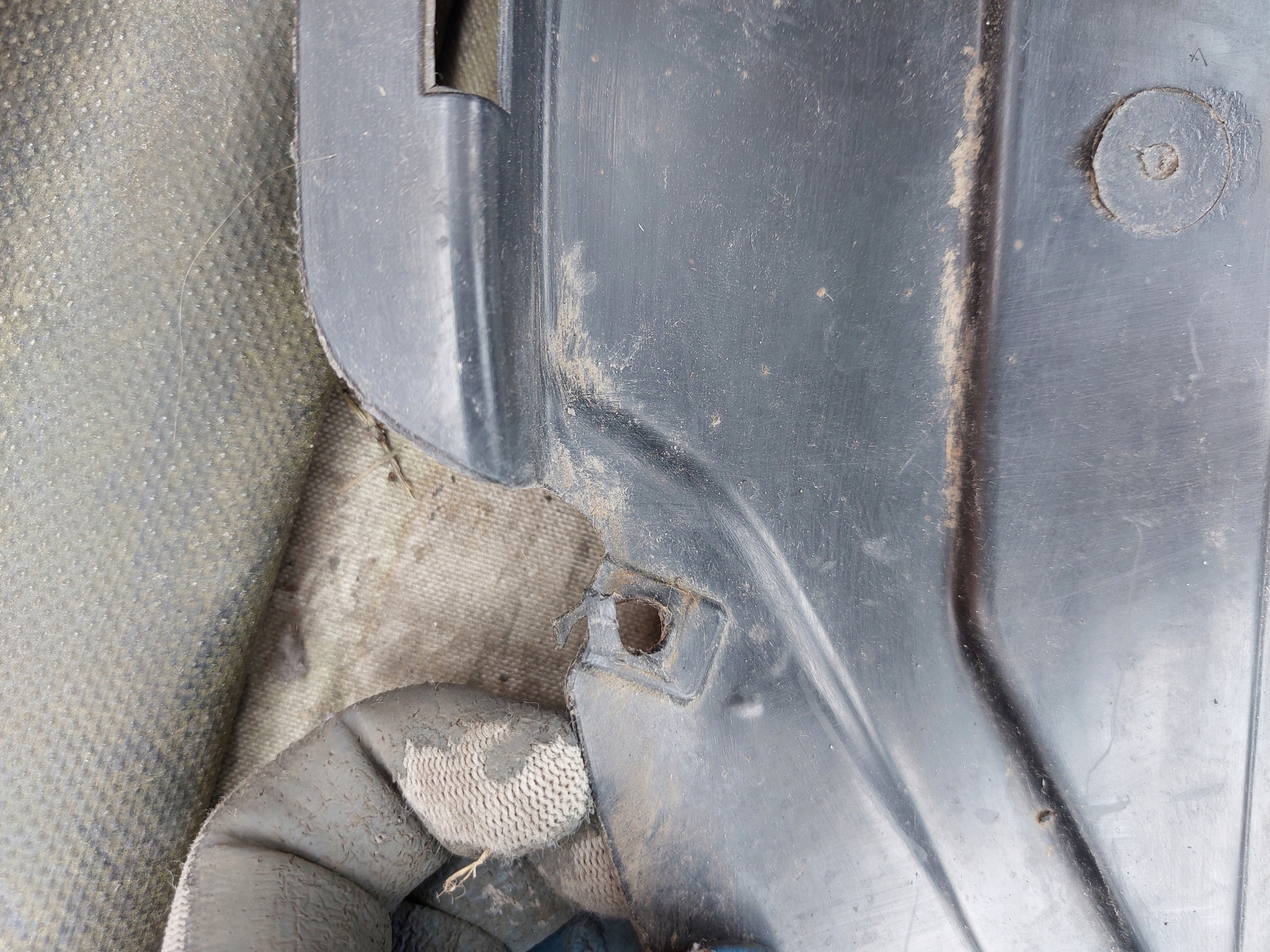 mudguard right front SKODA FABIA II