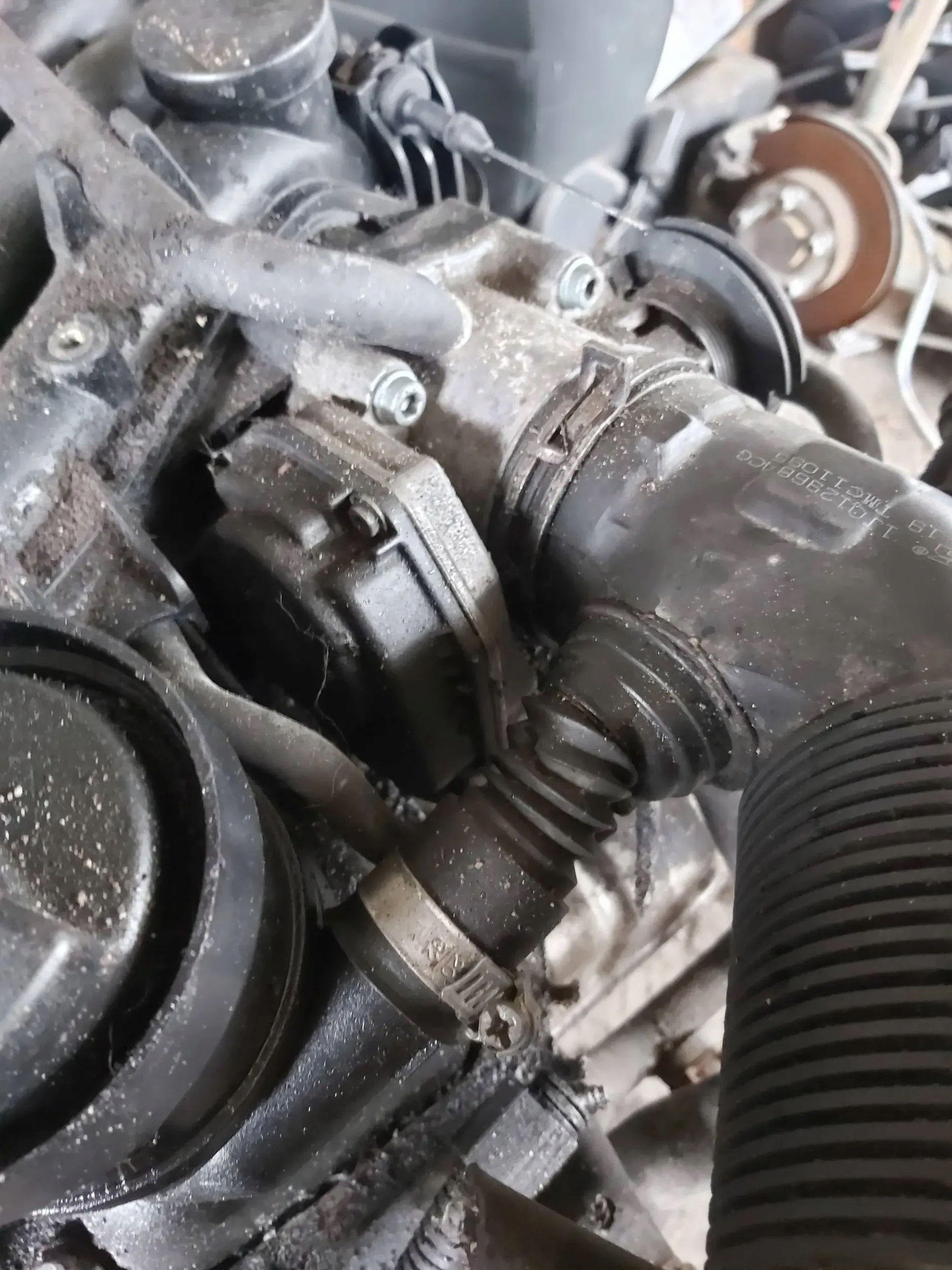 Двигатель vw SKODA seat LEON Audi A3 1.6 8V SR akl