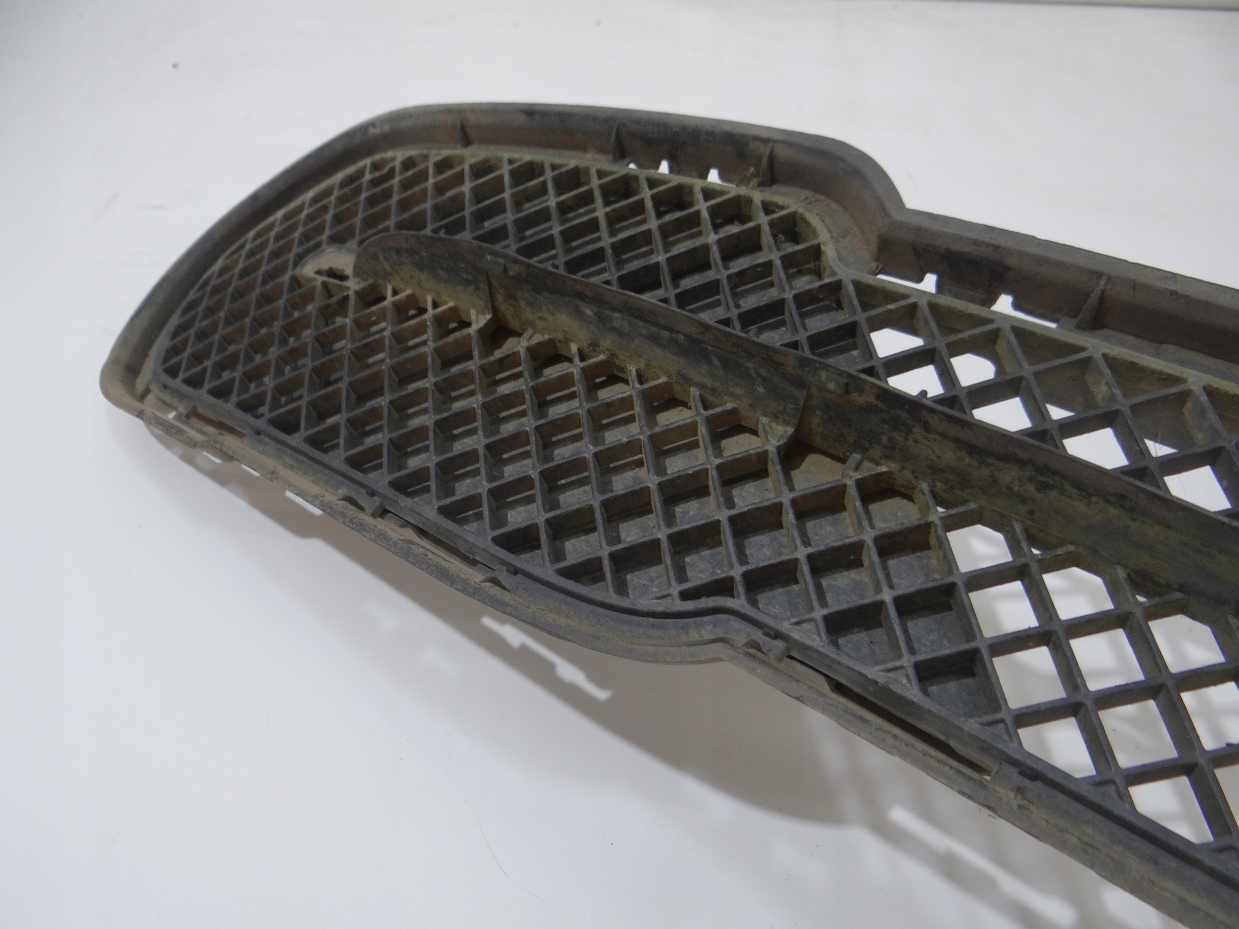 grid central of a bumper BMW X1 E84 LIFT 2990476