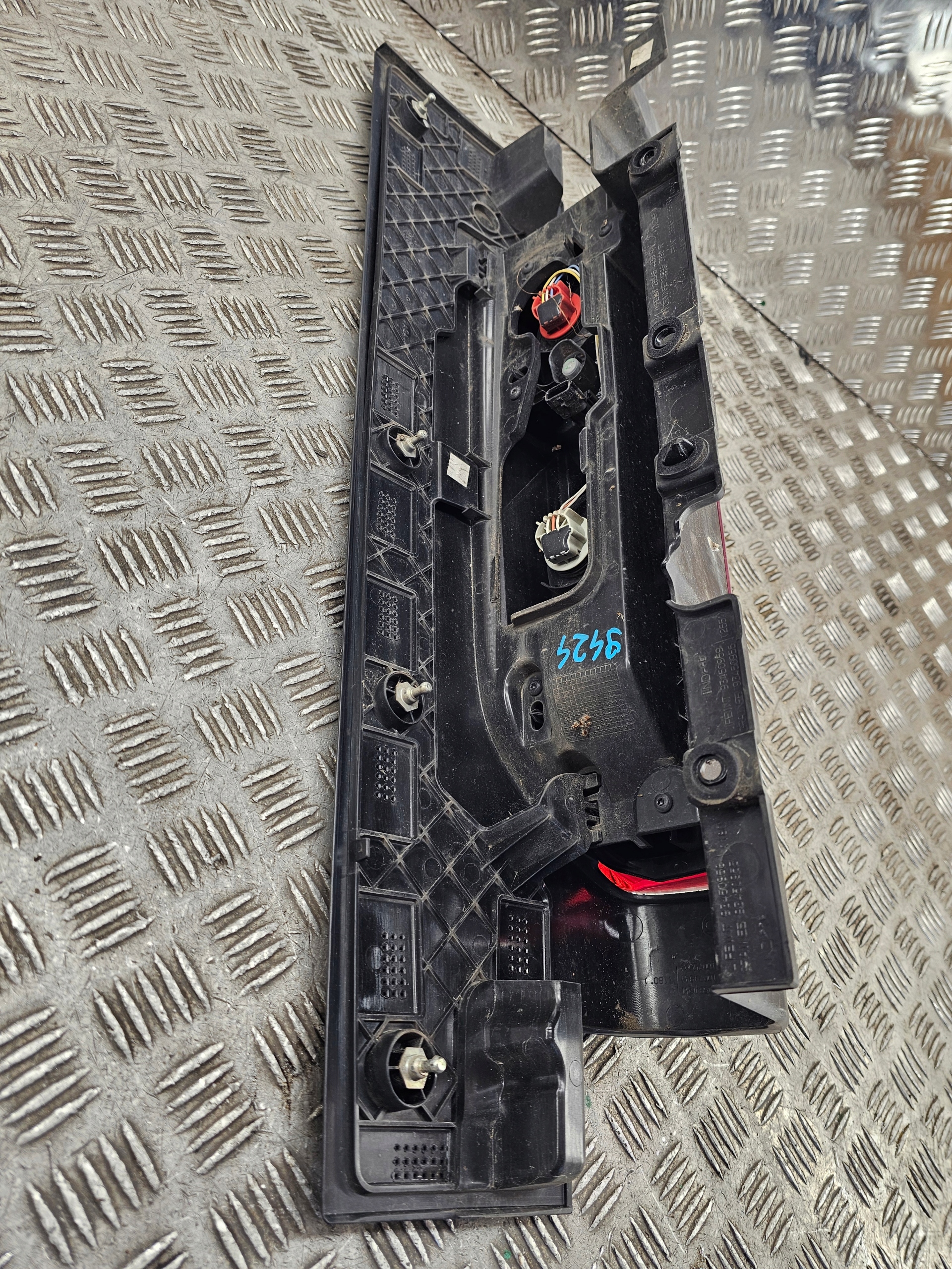 light rear part left 265A64439R RENAULT TRAFIC III VIVARO B TALENTO 14