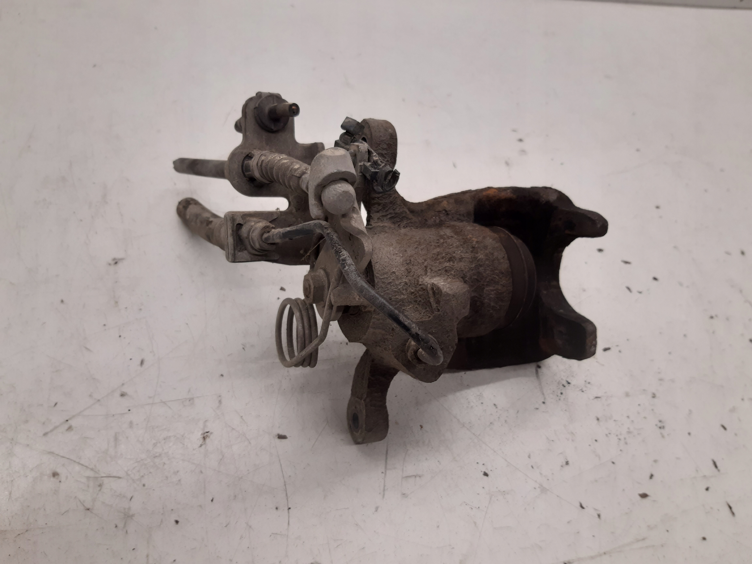 caliper left rear part VW Caddy 2K5 1,2 TSI