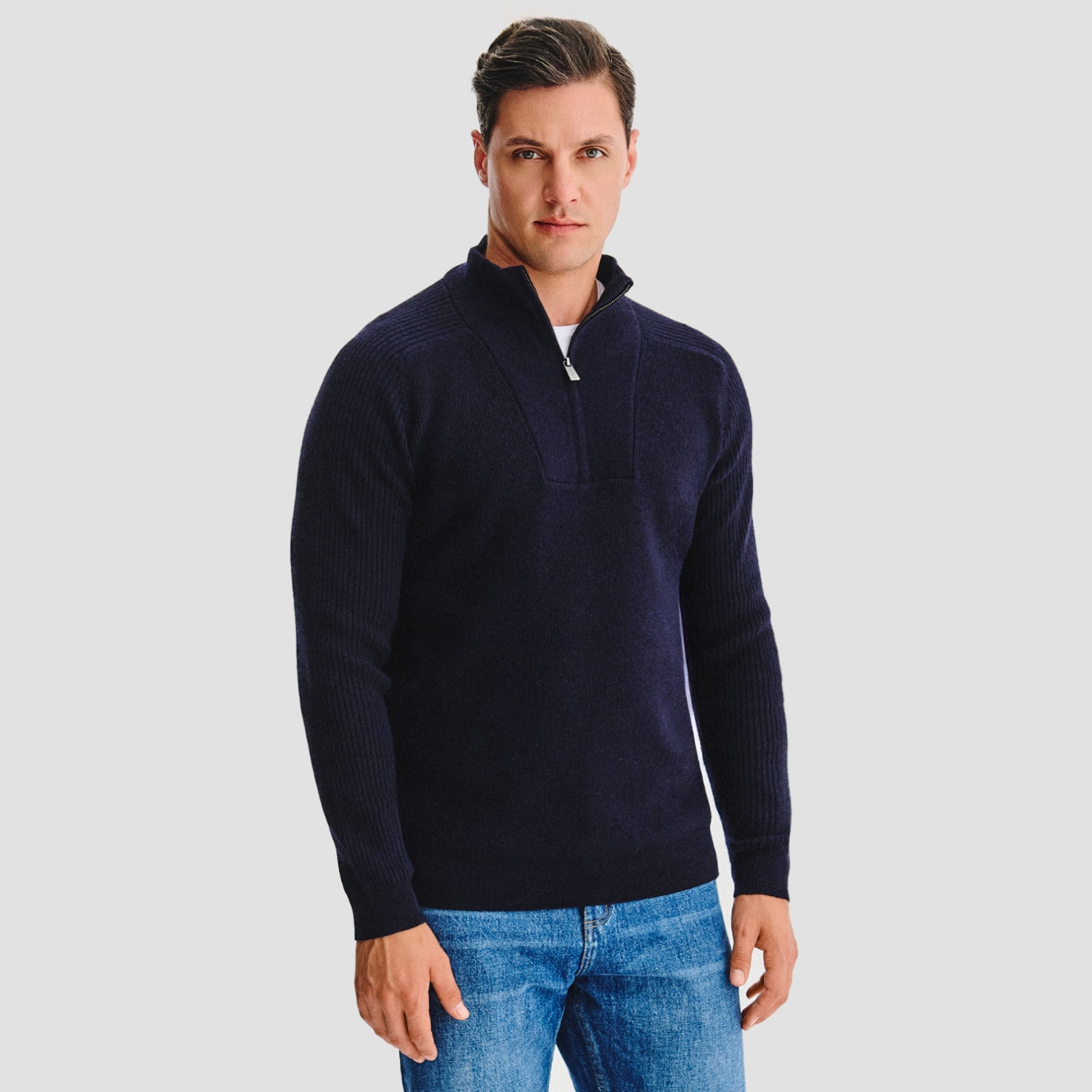 Tmavě modrý pánský svetr se stojáčkem na zip S vlnou Pako Lorente vel. L