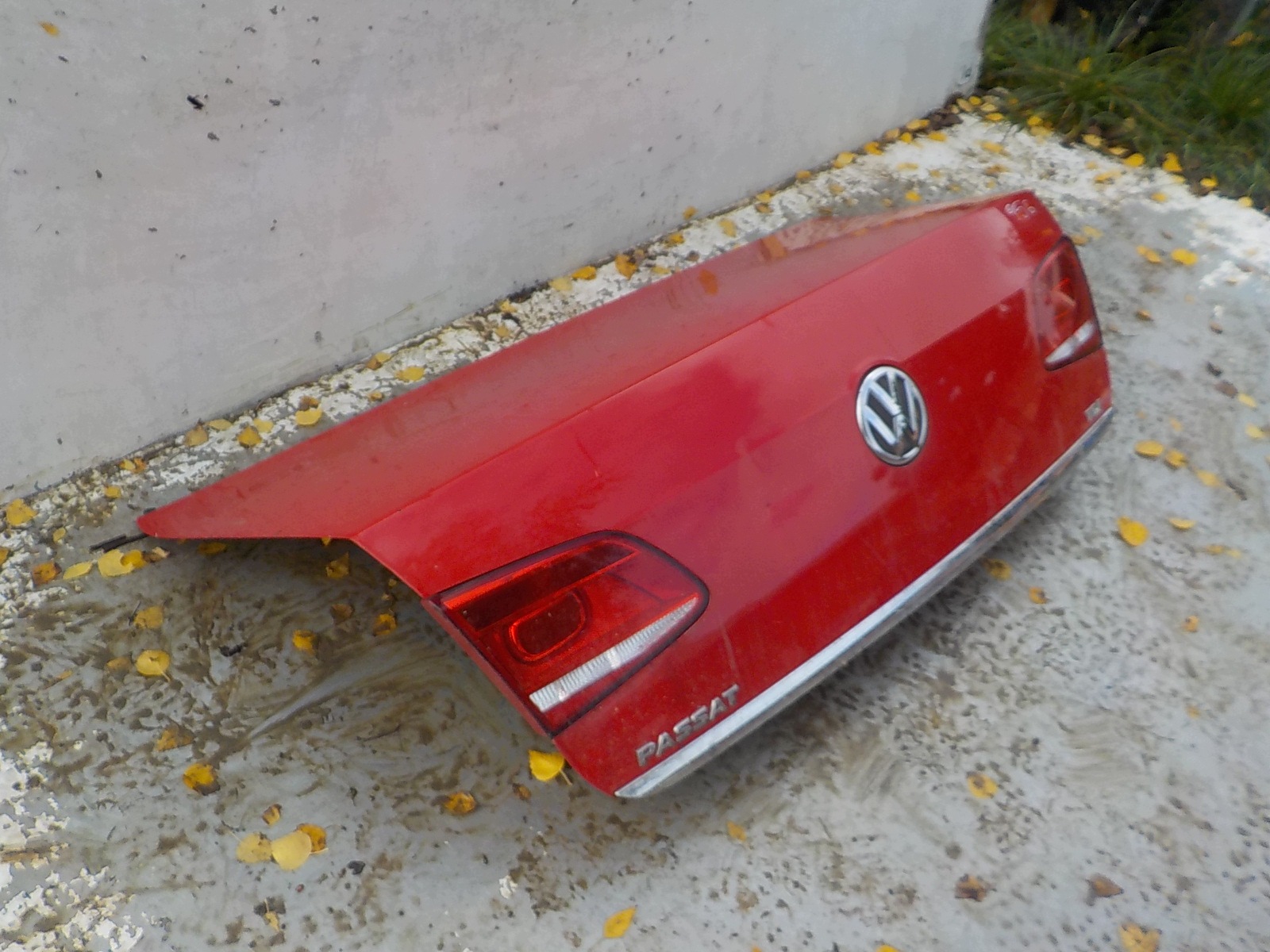 956 VOLKSWAGEN PASSAT B7 sedan boot door rear