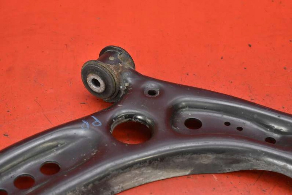 arm right front SKODA OCTAVIA 3 III 1.4 TSI 150 KM 13-17