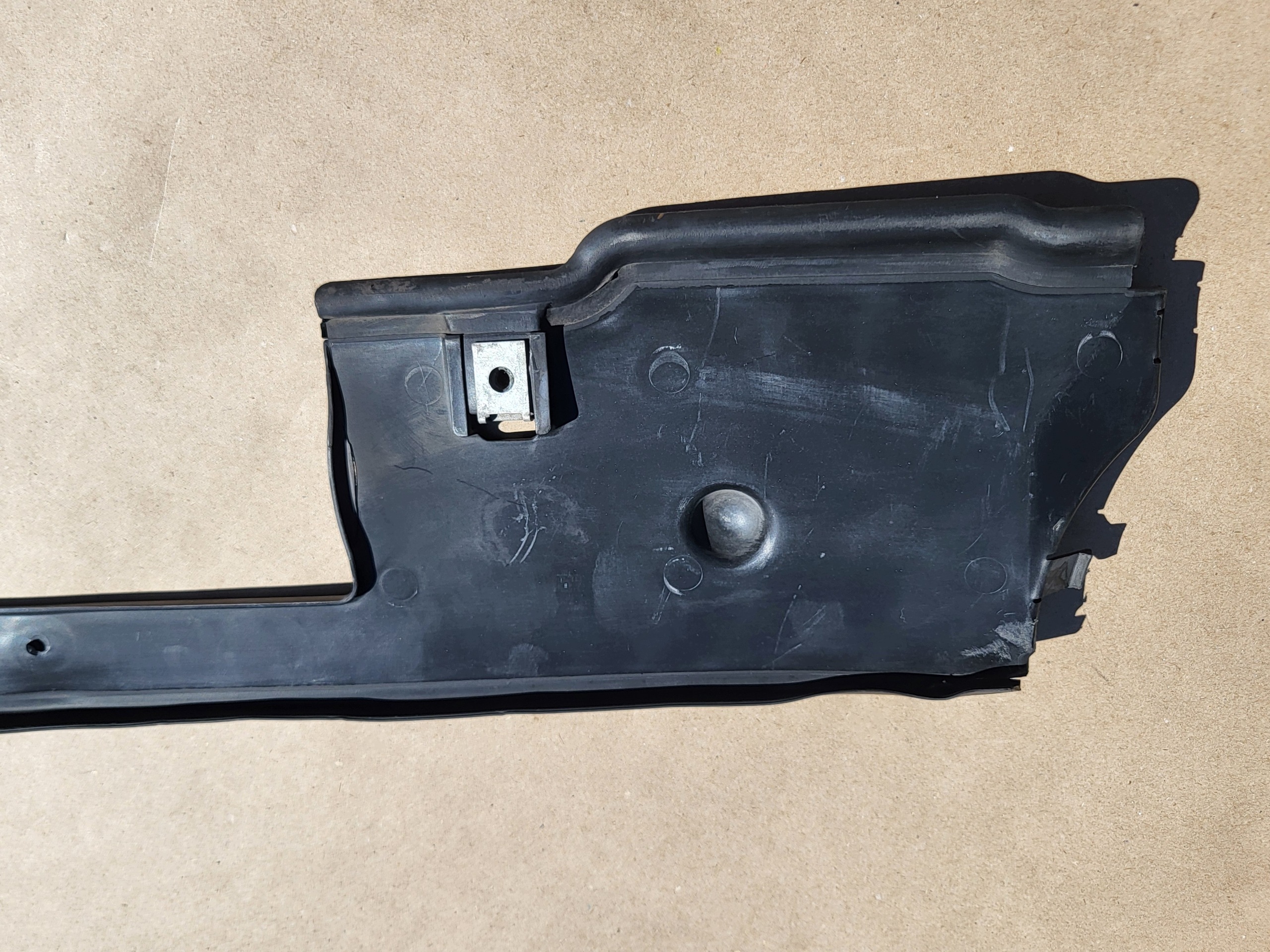 cover radiator drain air supports front upper BMW 6 E63 E64 7052464 OE