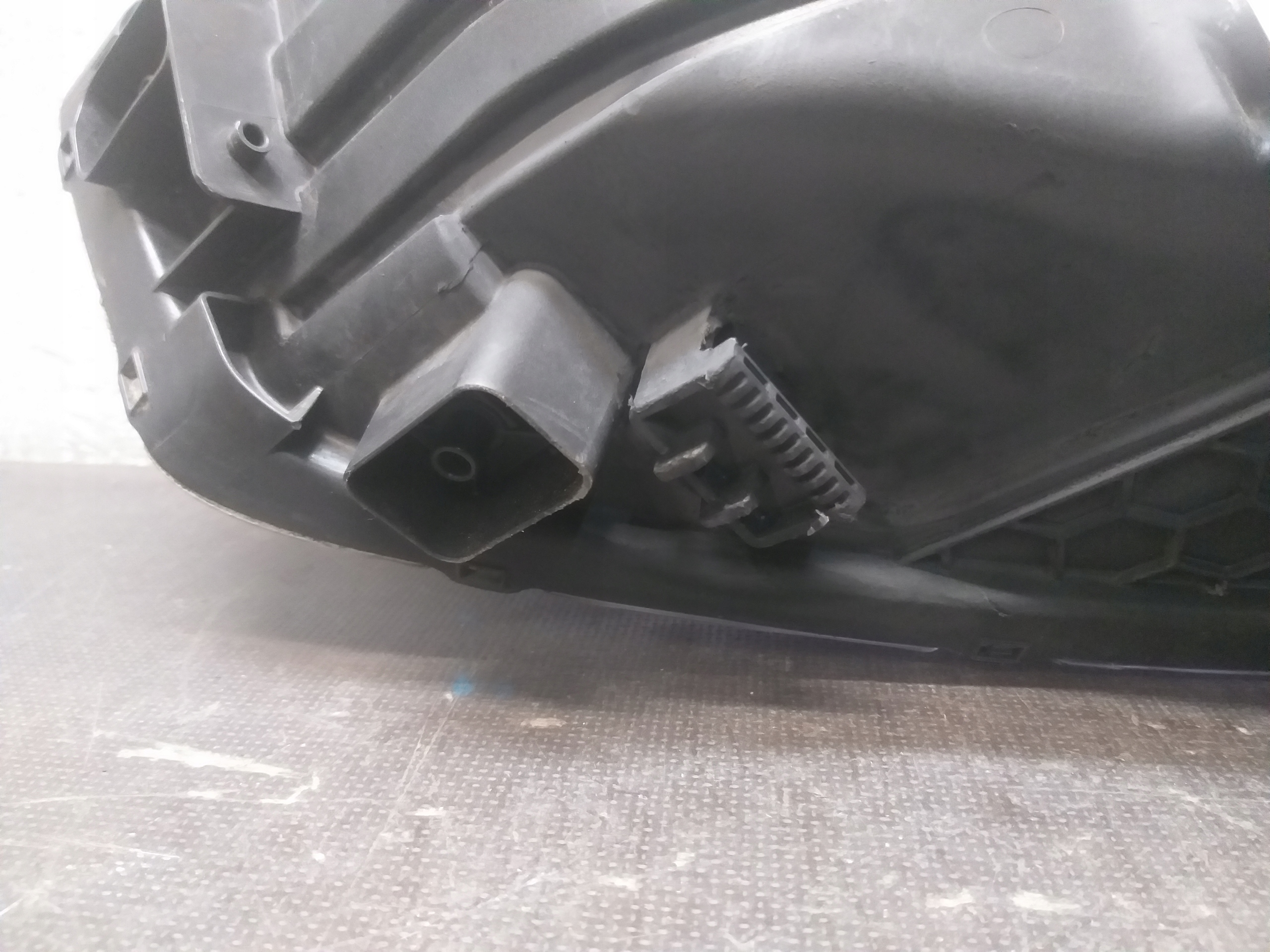 light front right KIA CEED III 3 17- lens 92101J7050