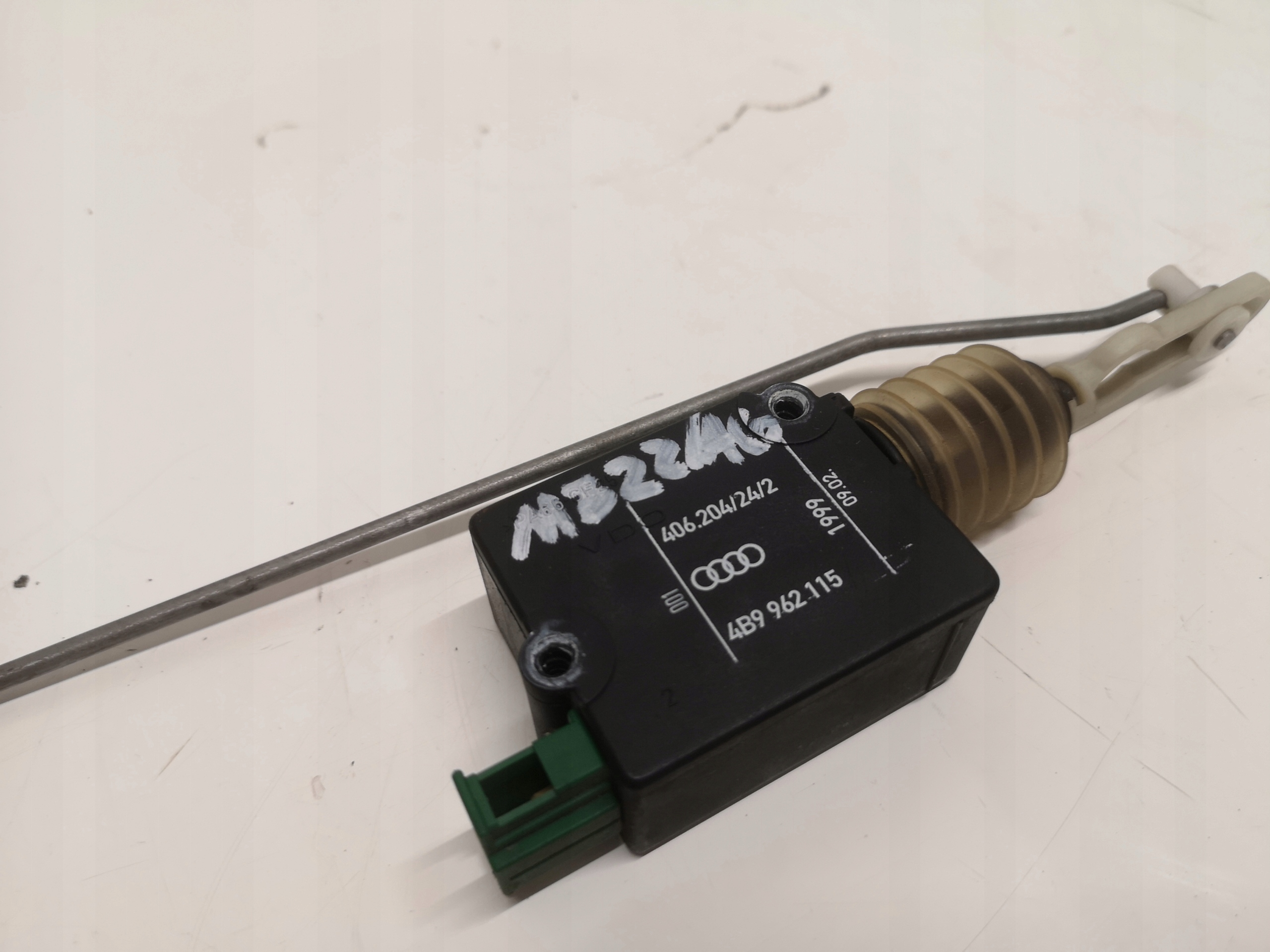 AUDI A6 C5 KOMBI SIŁOWNIK ZAMKA KLAPY BAGAŻNIKA