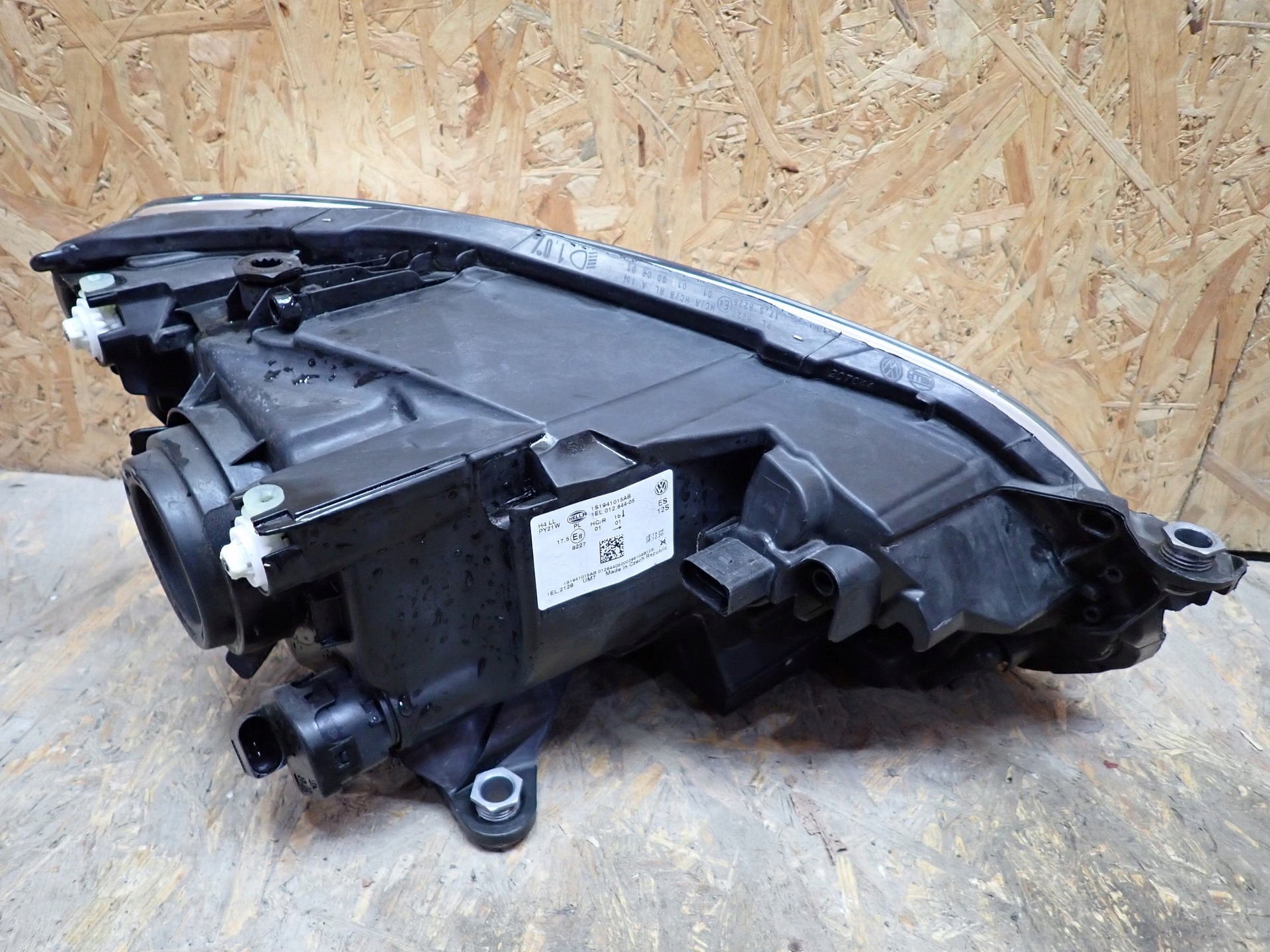 light left REFLEKTOR left VW E UP 1S LIFT 2016- 1S1941015AB