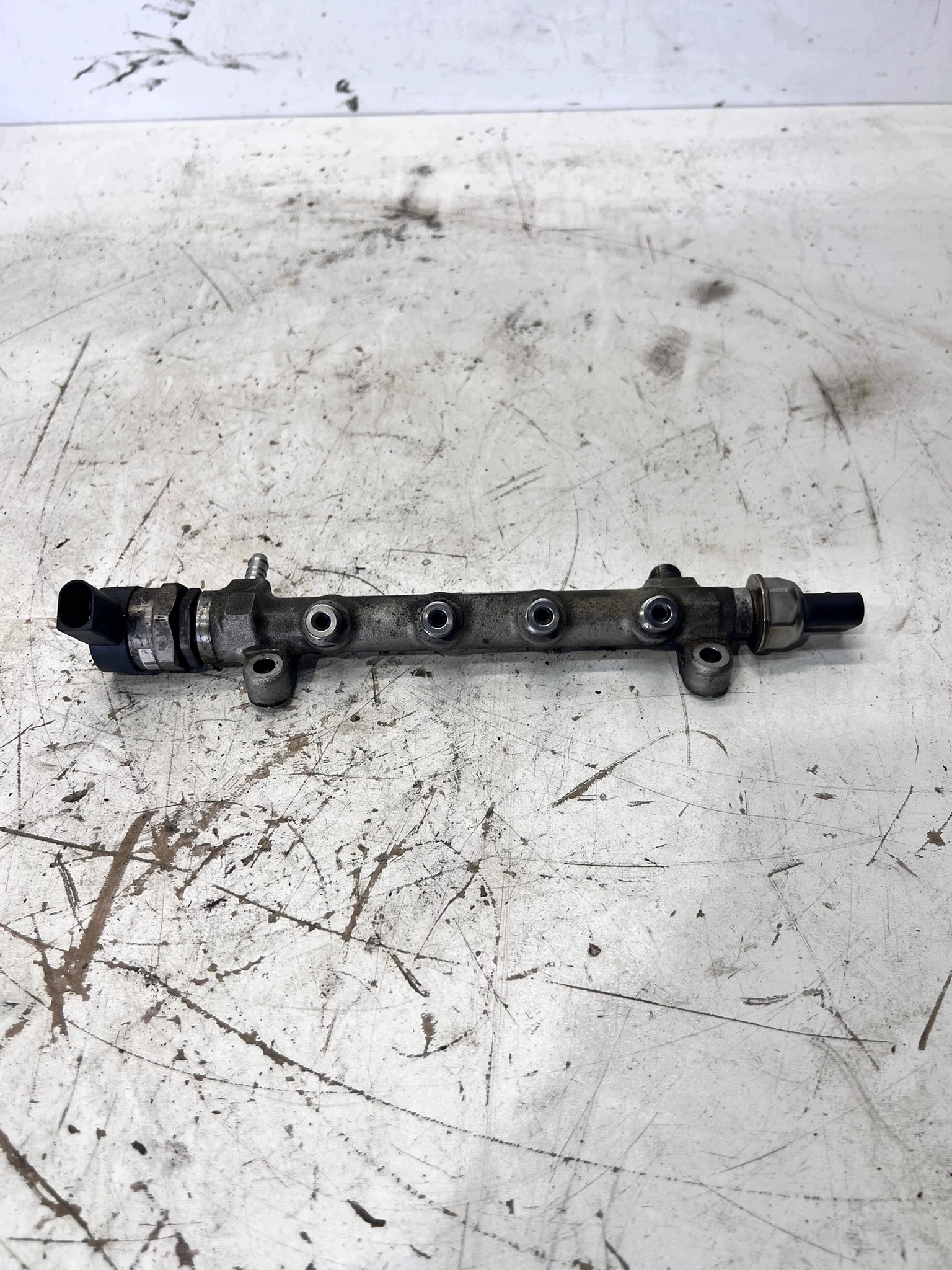rampe injection AUDI A3 8V 1.6 2.0 TDI 04L089B