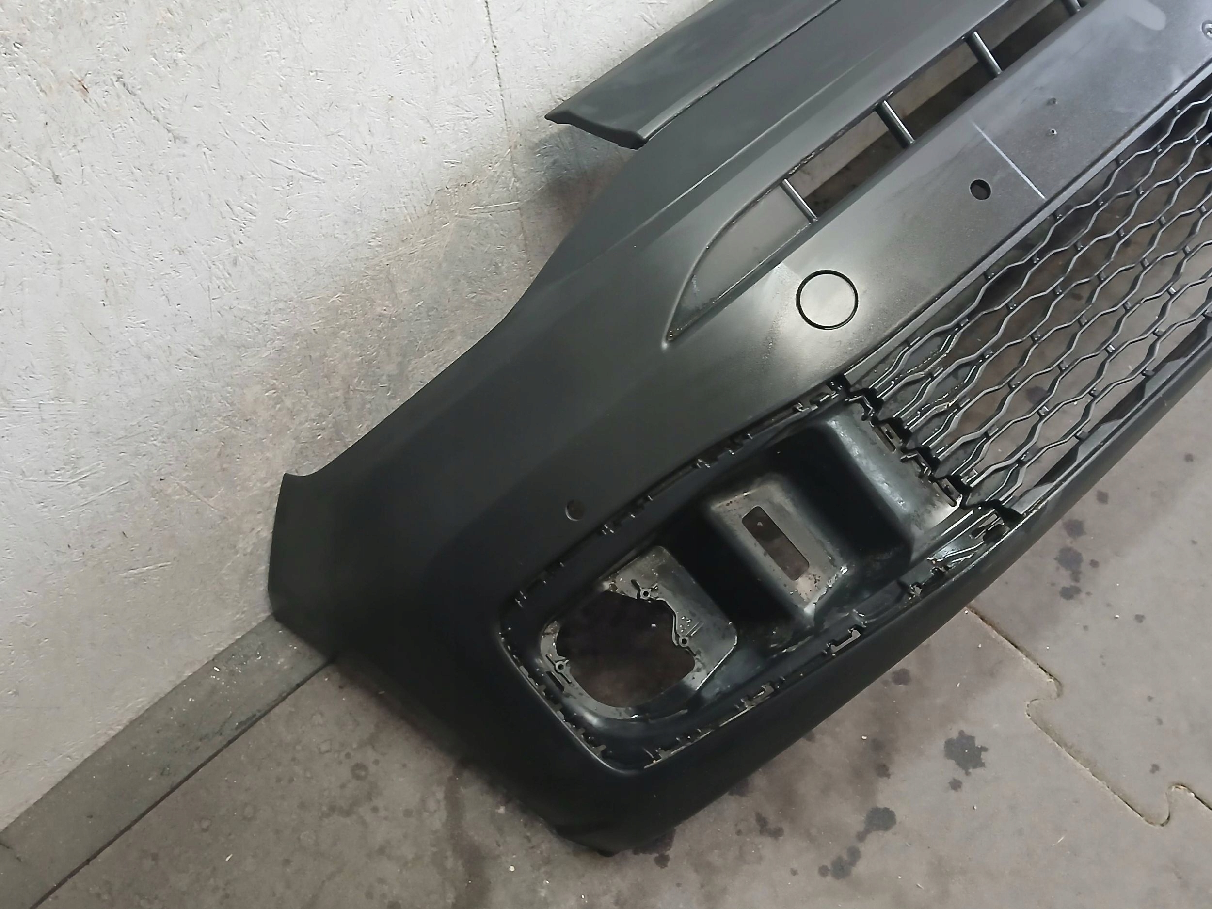 bumper front VW CADDY 2K7 20