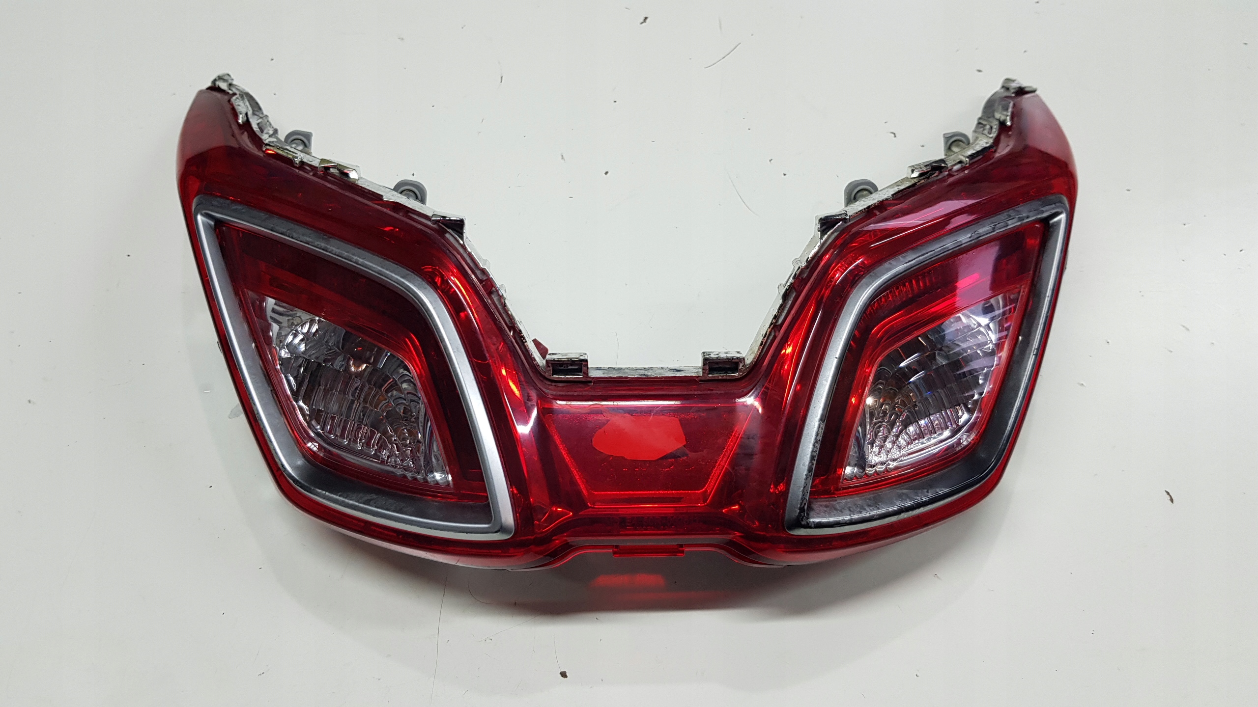 KYMCO NEW DOWNTOWN 350 ЗАДНІЙ ЛІХТАР