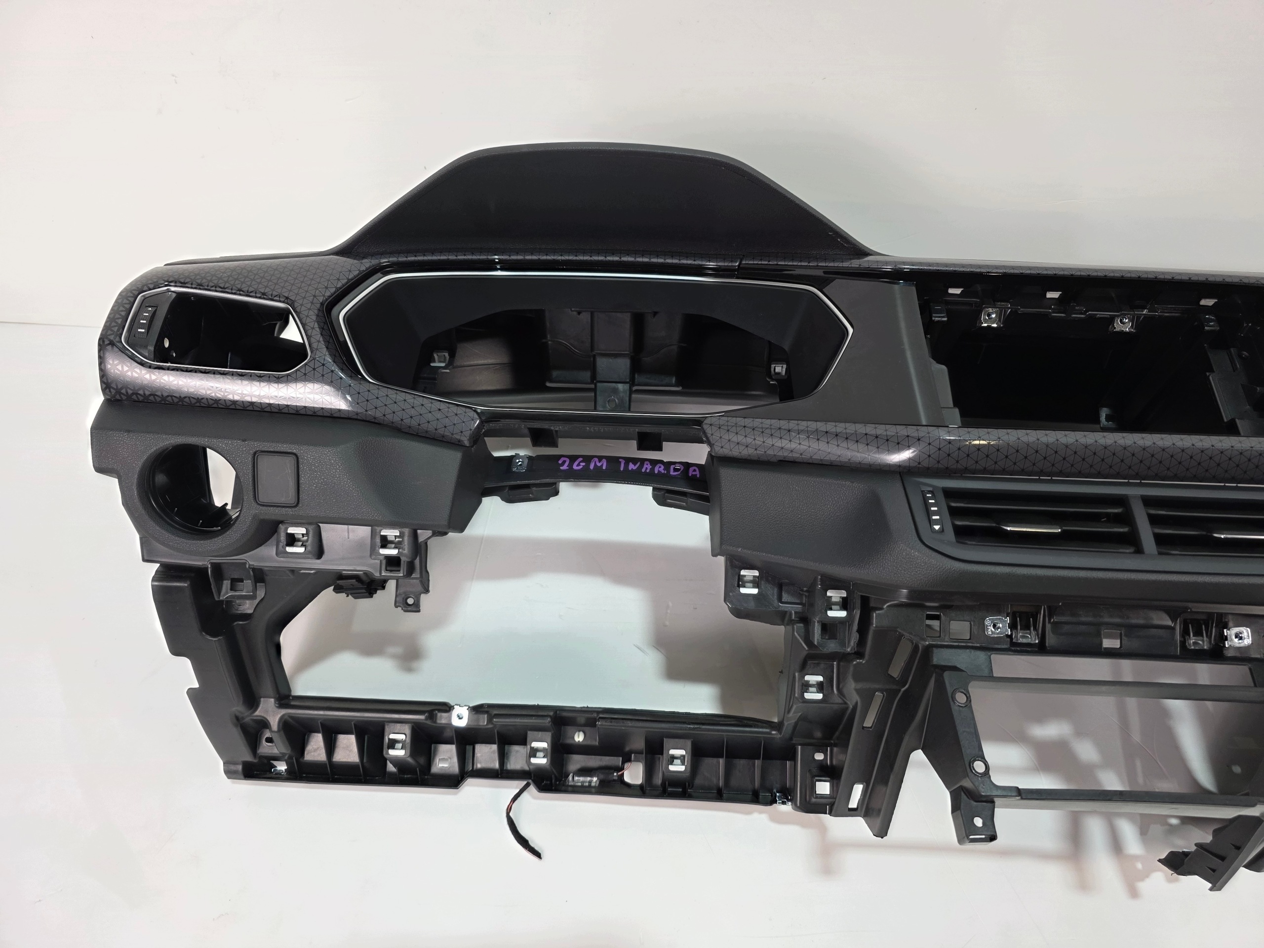 dashboard console 2GM T-CROSS TWARDA