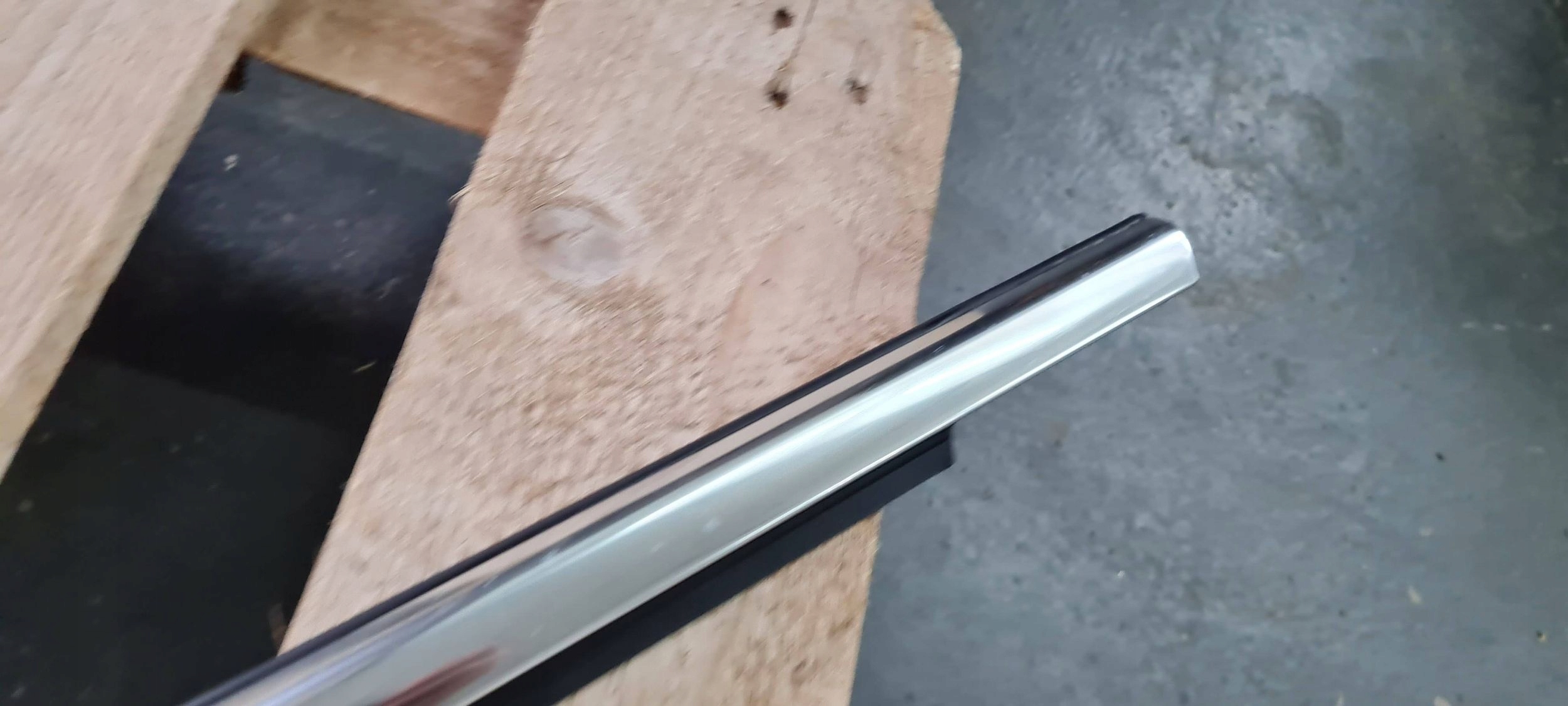 Maserati Quattroporte VI moulding dust CHROM left left front