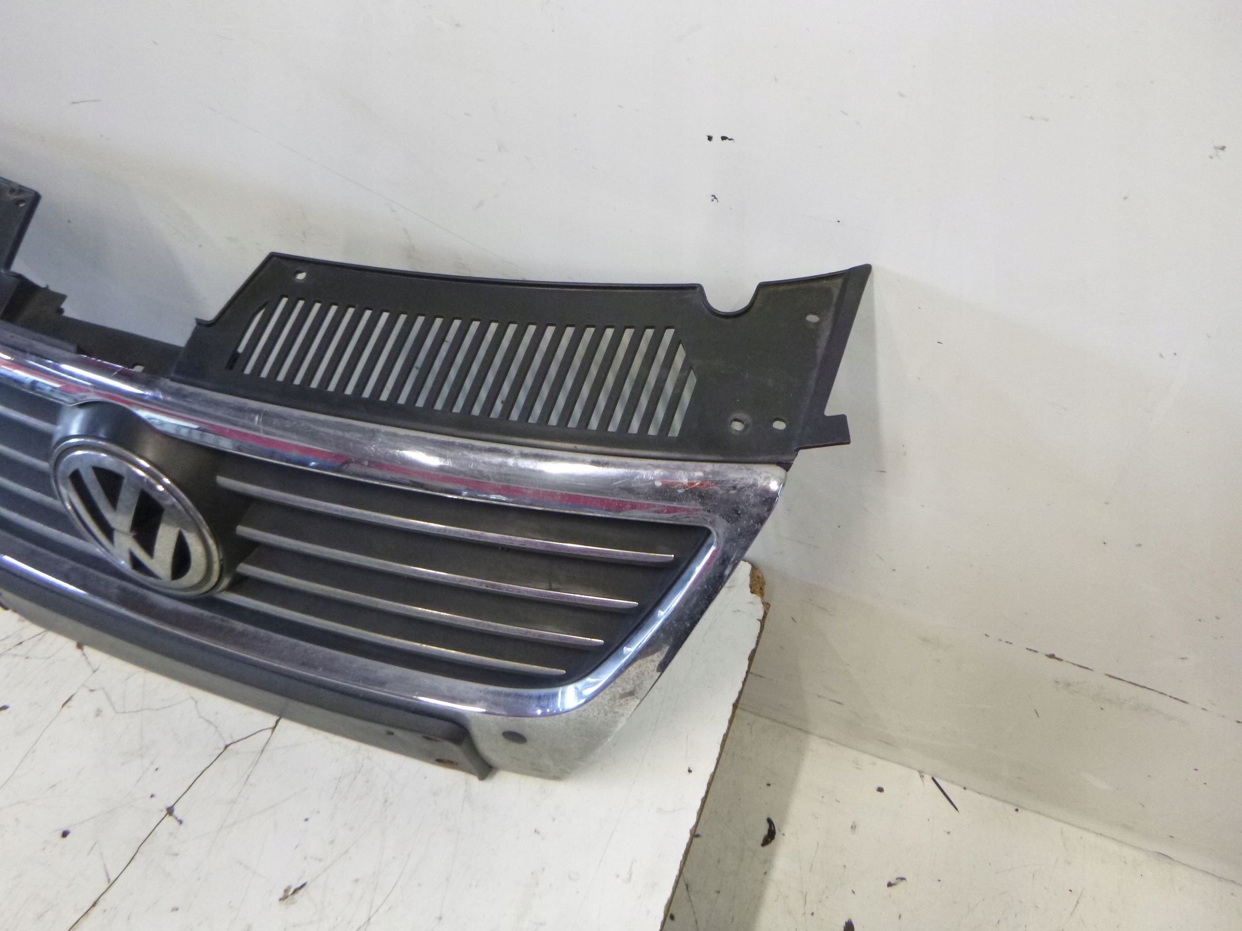 grill grille grid Volkswagen Passat B6 05-10 3CD853651B