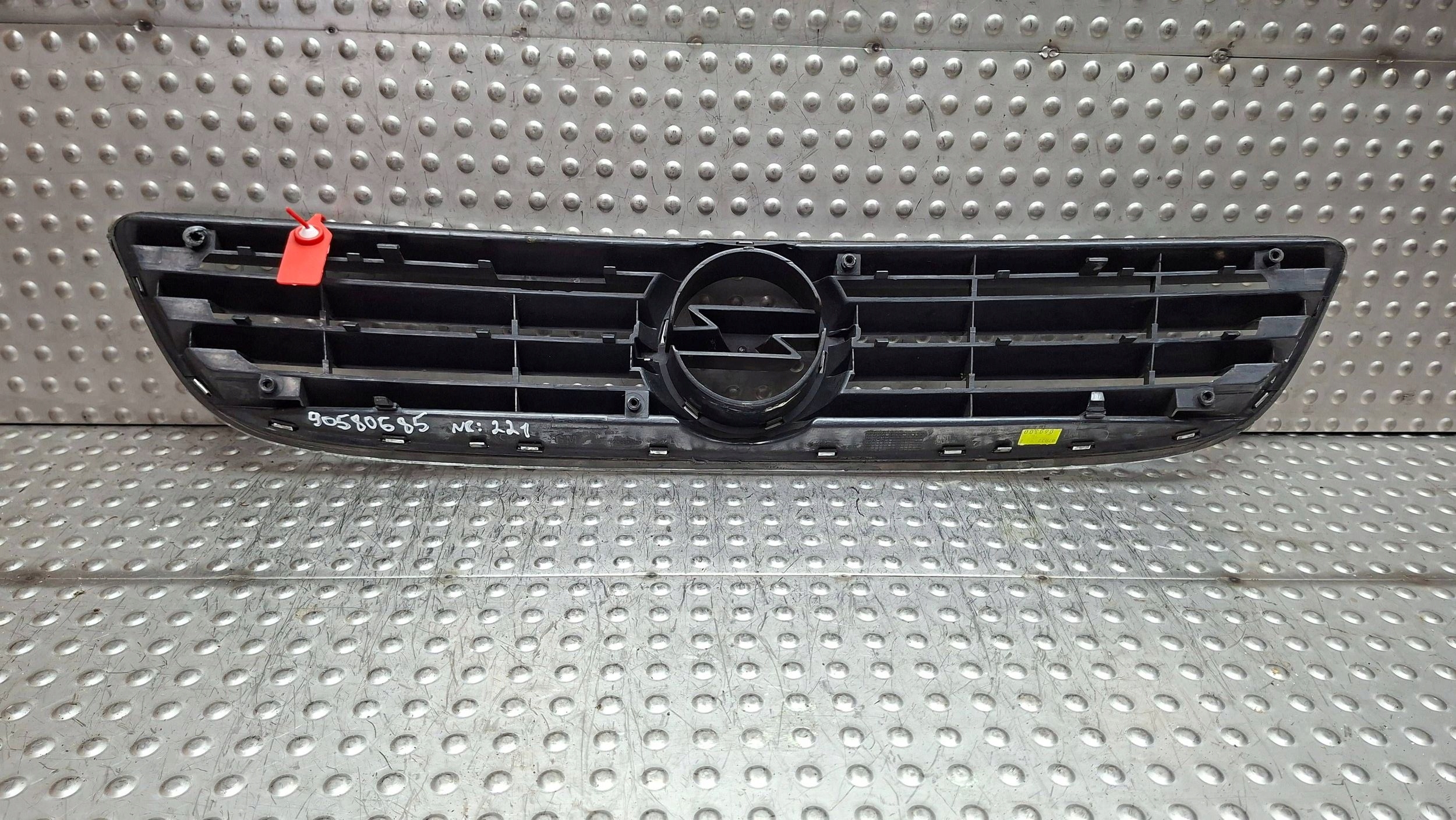 Grille 90580685 OPEL ZAFIRA A 1999