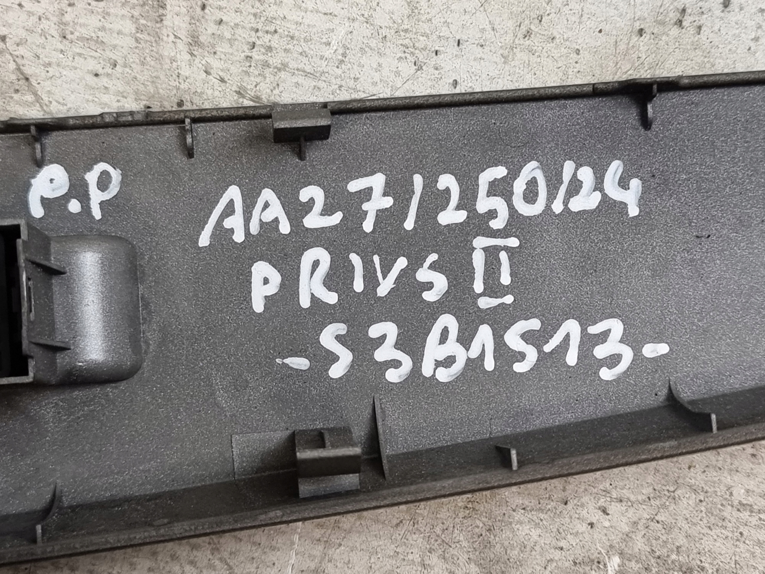 switch PANEL button windows right front 74231-47080 TOYOTA PRIUS II