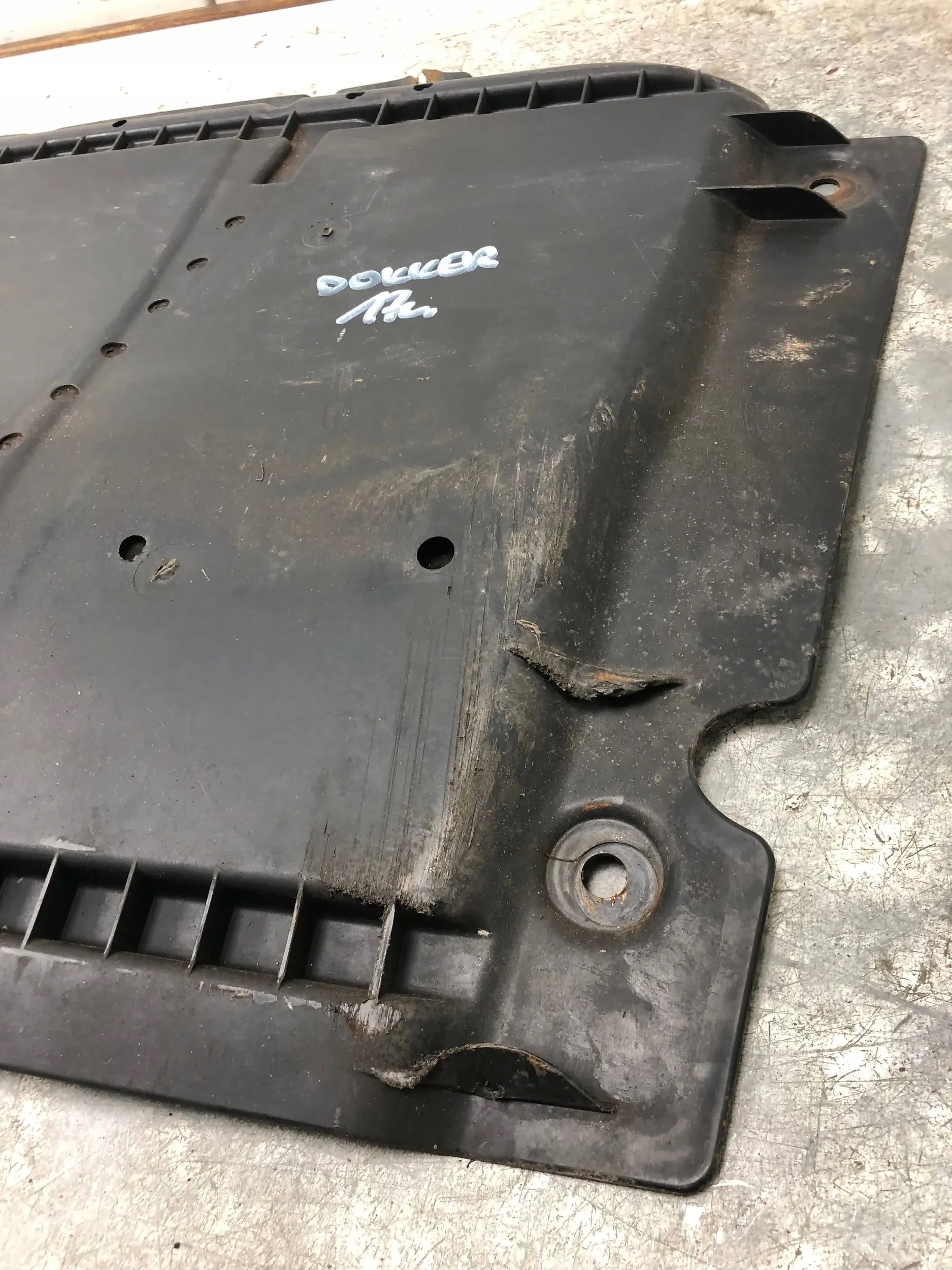 cover below engine DACIA DOKKER 758908453R