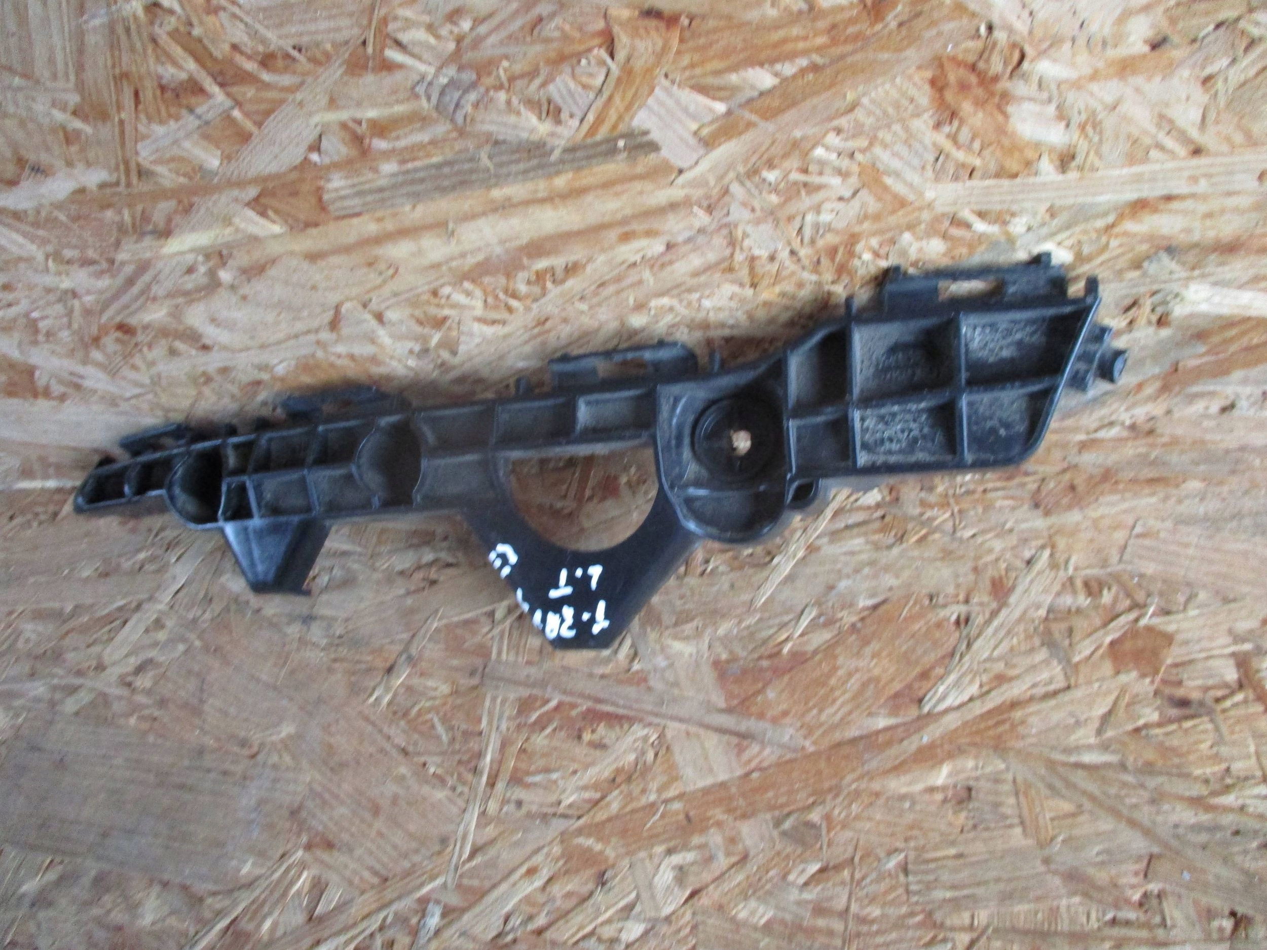 bumper bracket rear part rear left TOYOTA RAV4 III